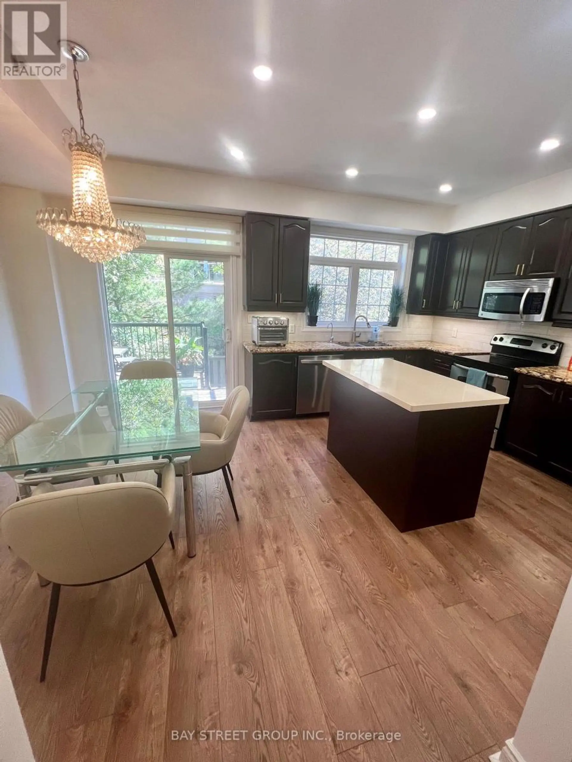 #56 8 BRIGHTON PLACE - Image 4