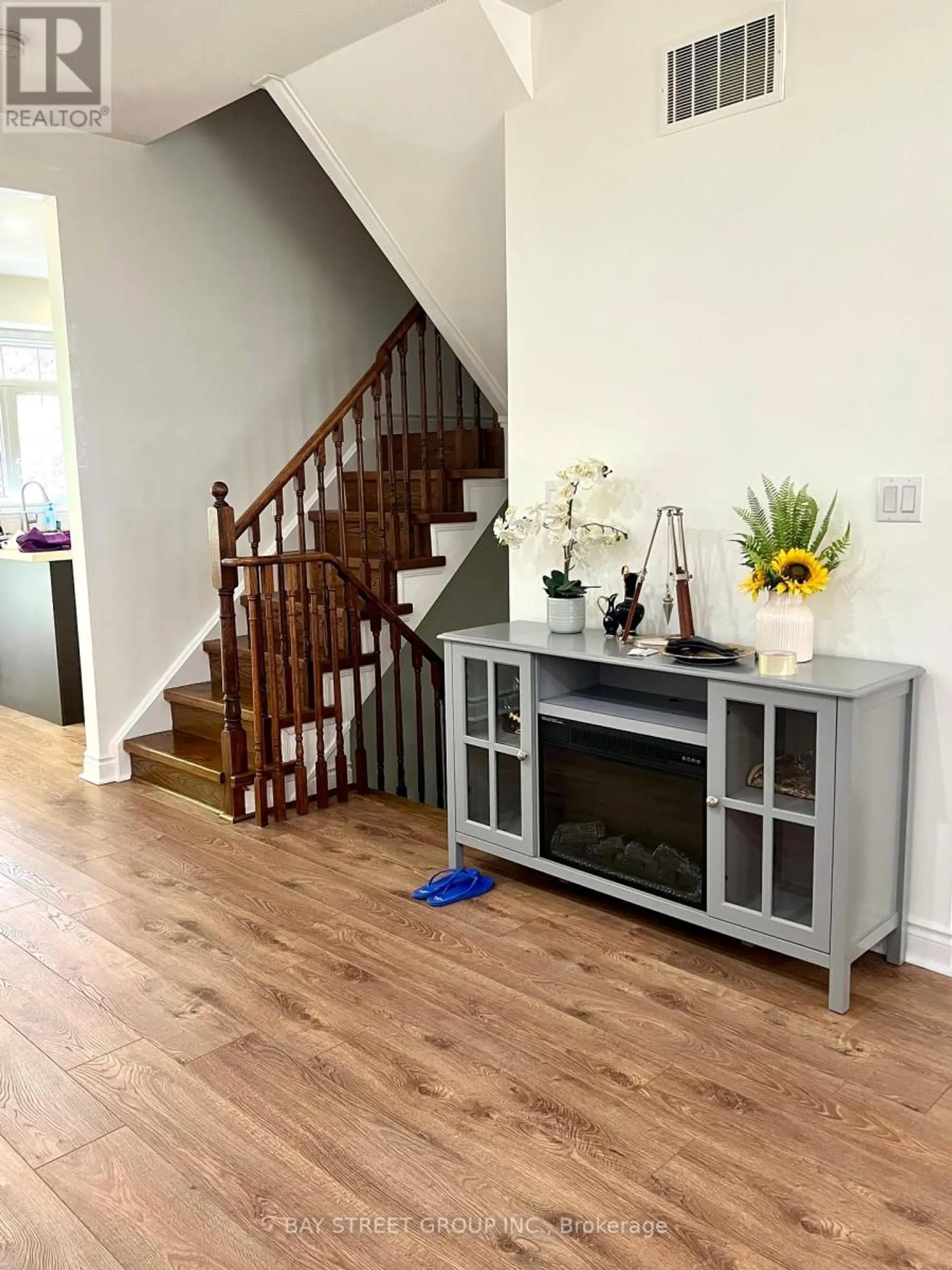 #56 8 BRIGHTON PLACE - Image 7