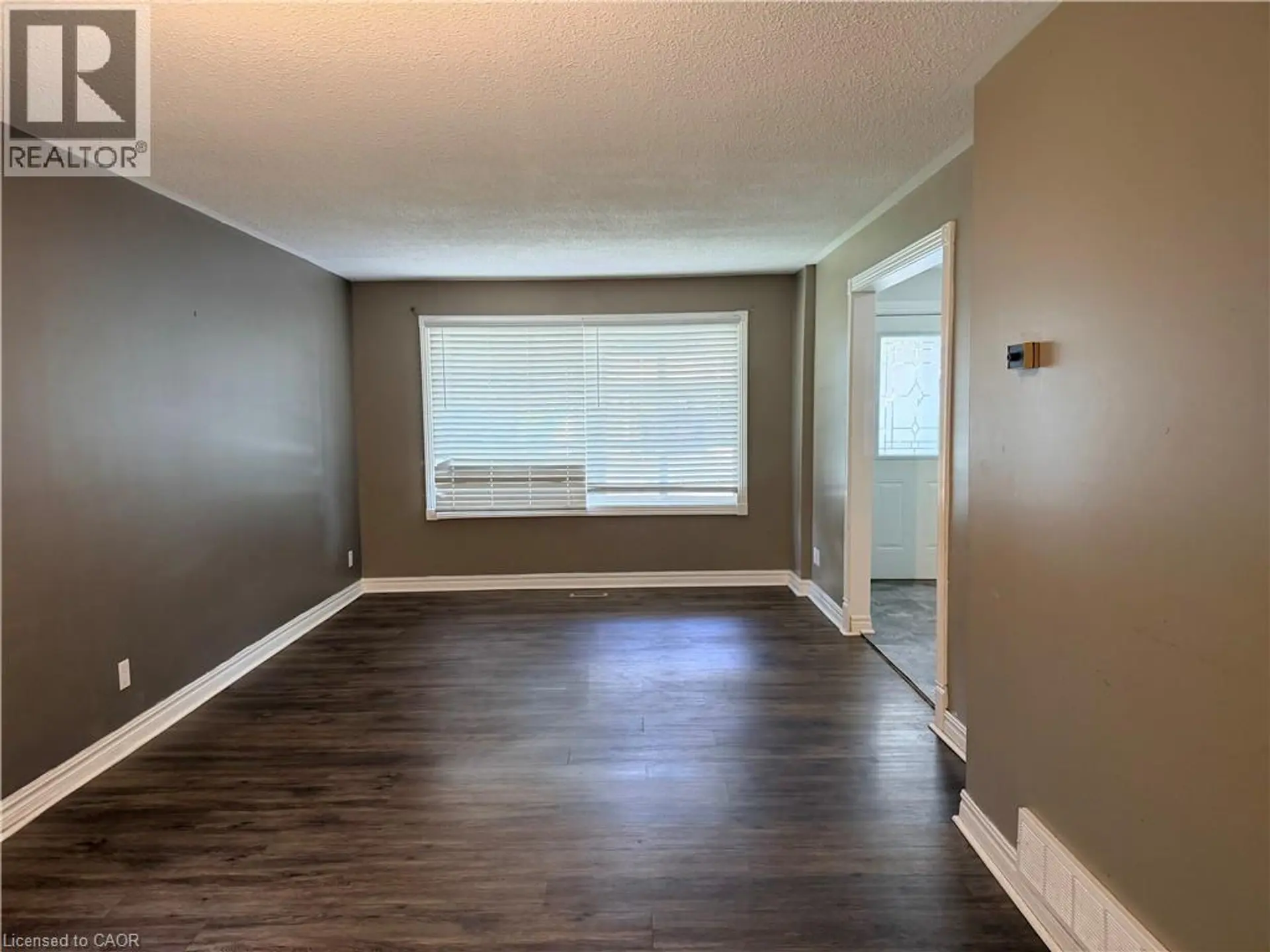 43 FOREST GLEN Crescent - Image 10