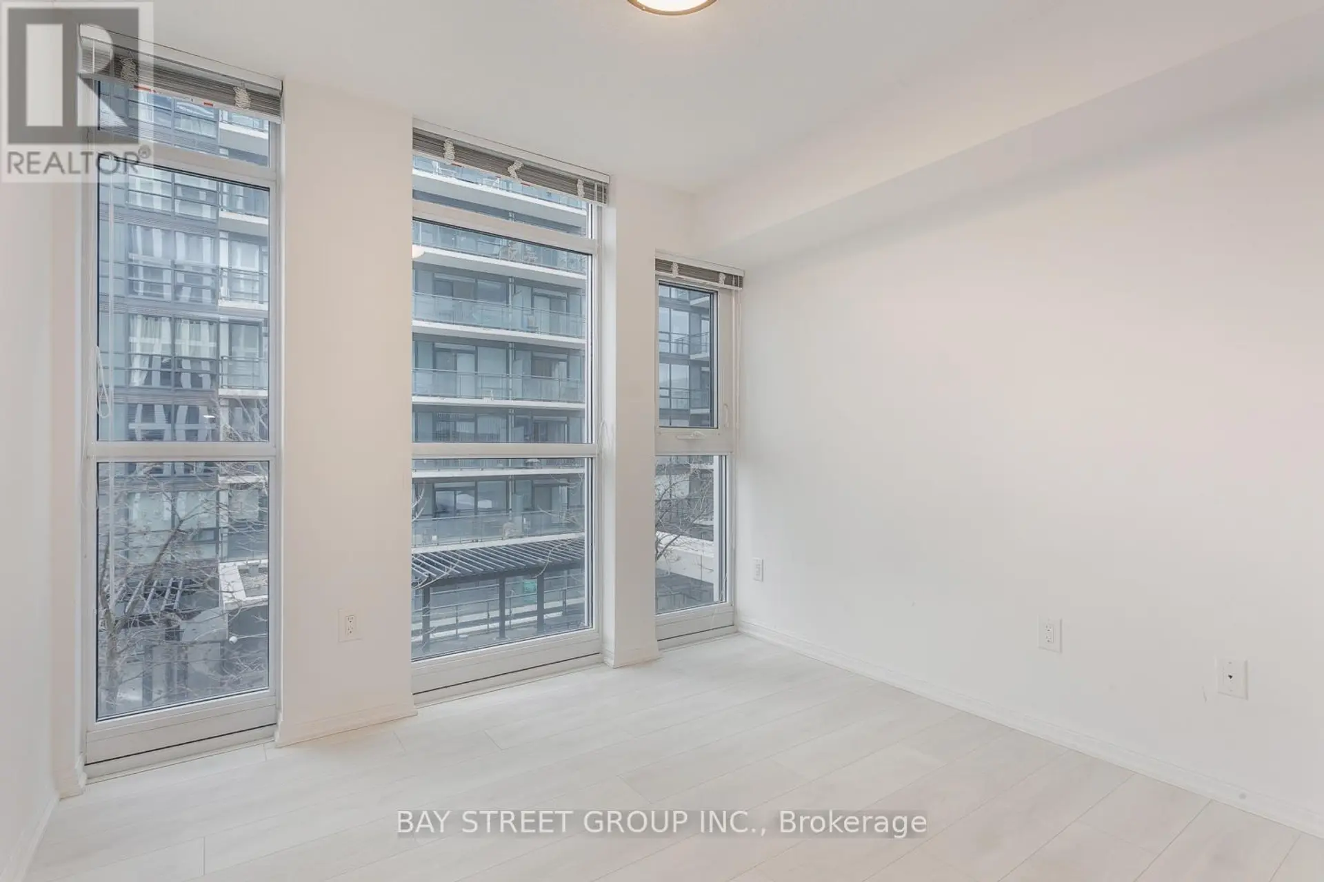 #1615 400 ADELAIDE STREET E - Image 10