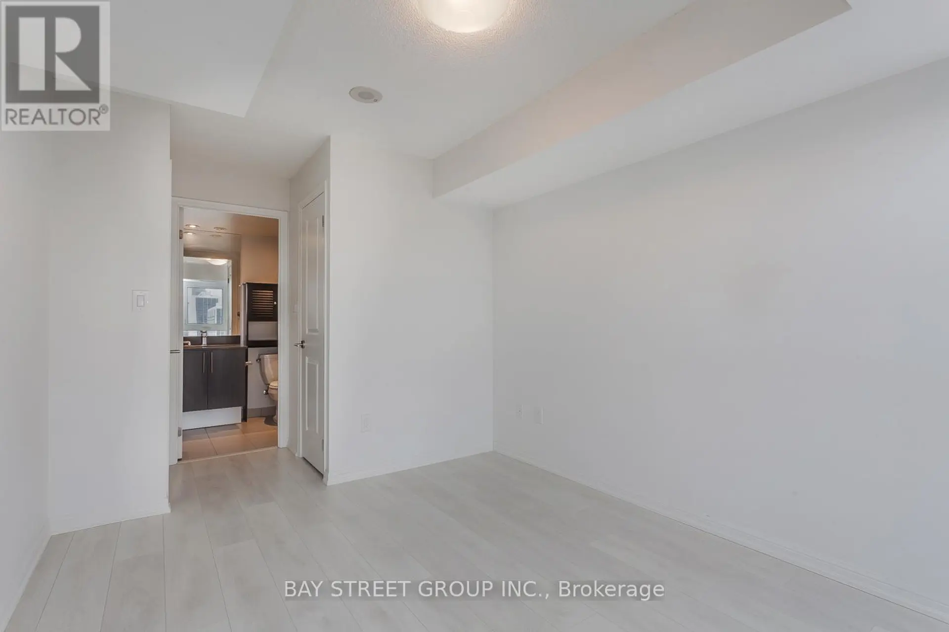 #1615 400 ADELAIDE STREET E - Image 13