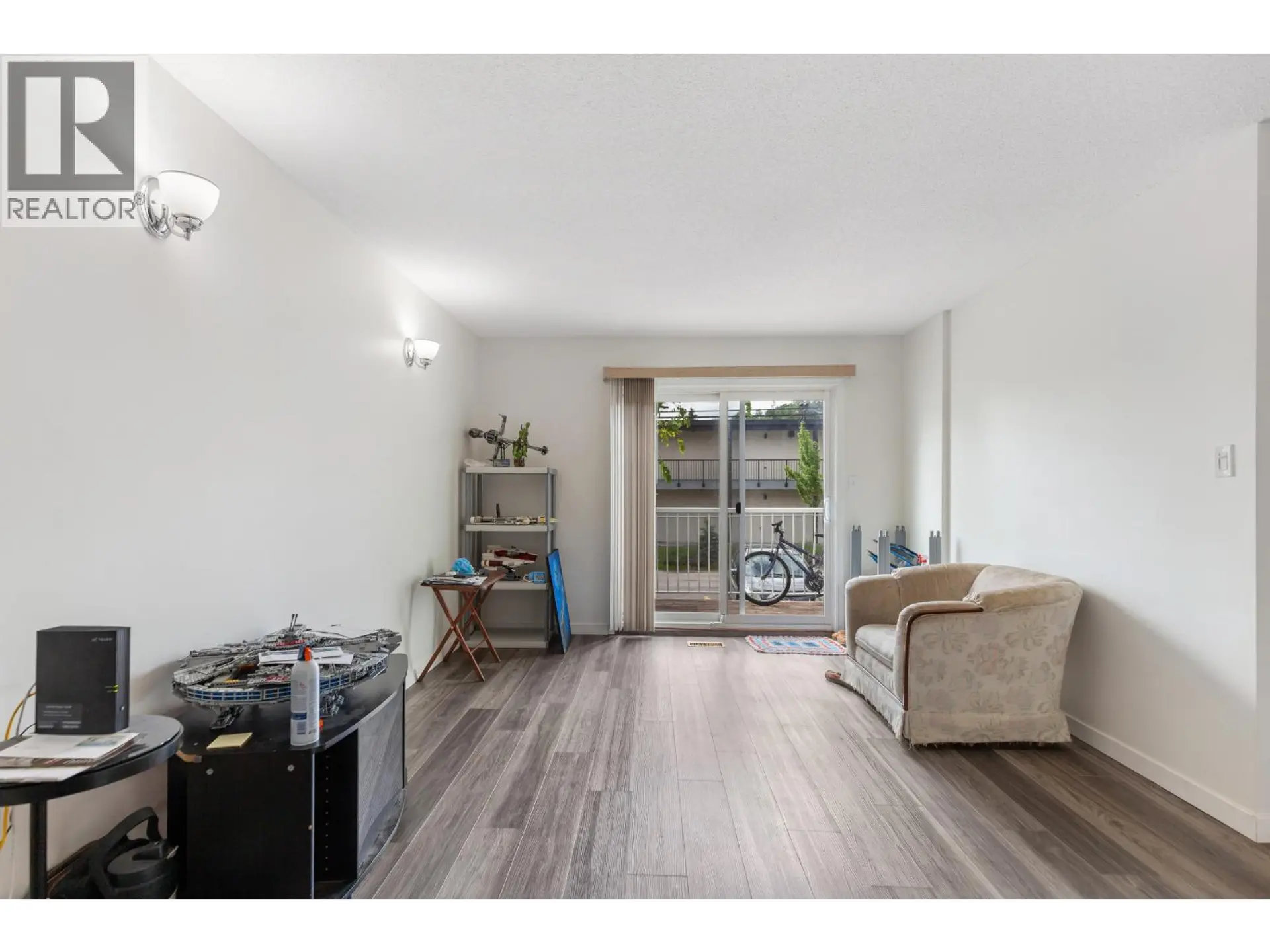 #213 1601 INGLEDEW STREET - Image 4