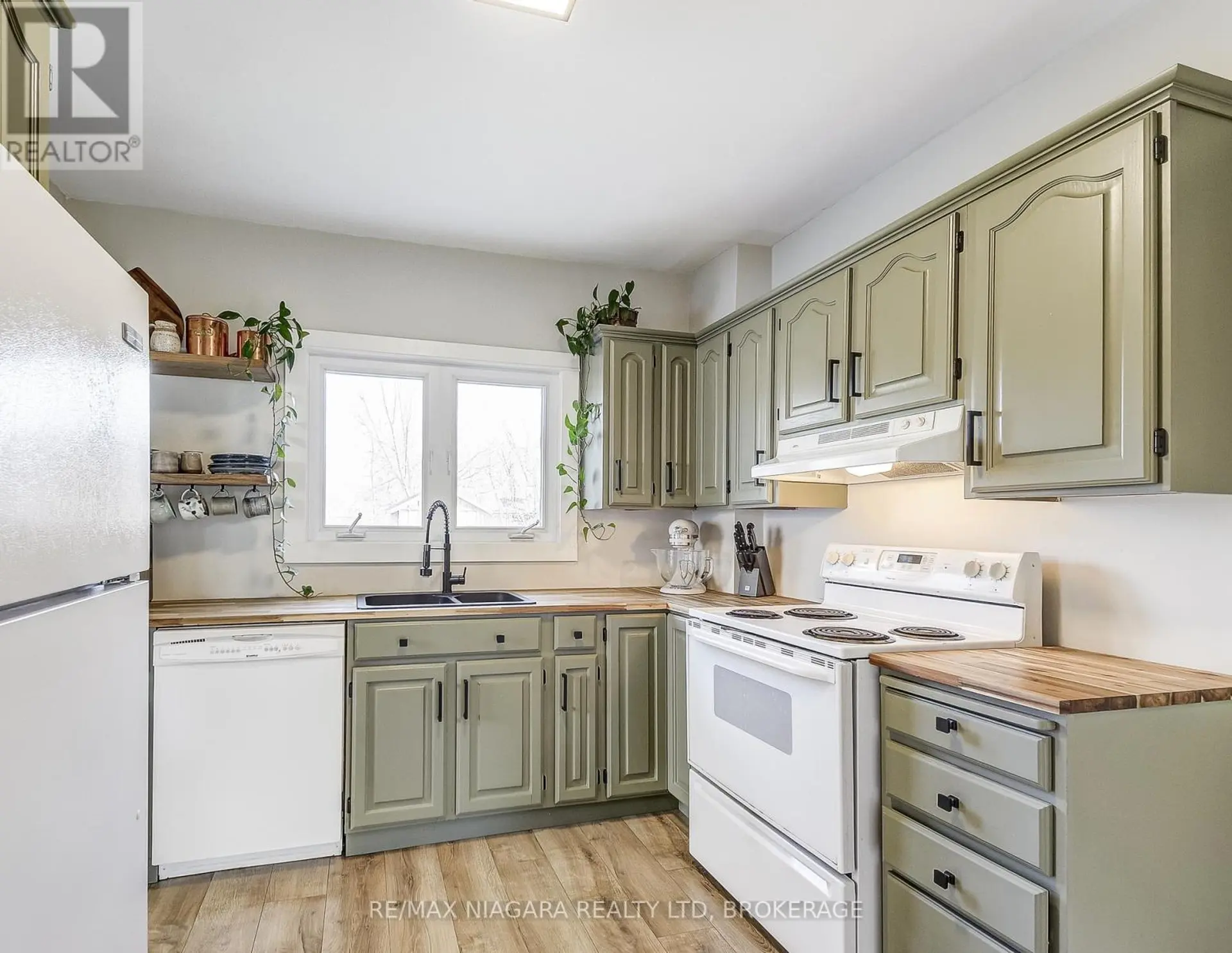 48 WILTON AVENUE - Image 11