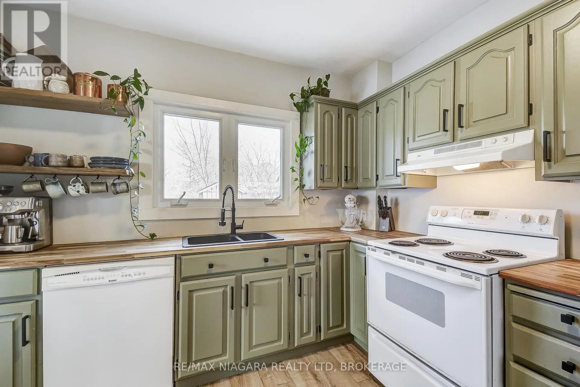 48 WILTON AVENUE - Image 12