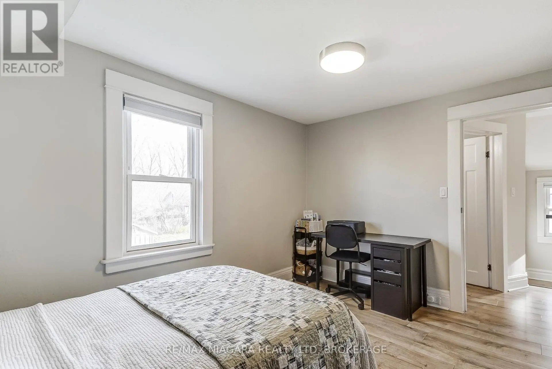 48 WILTON AVENUE - Image 18