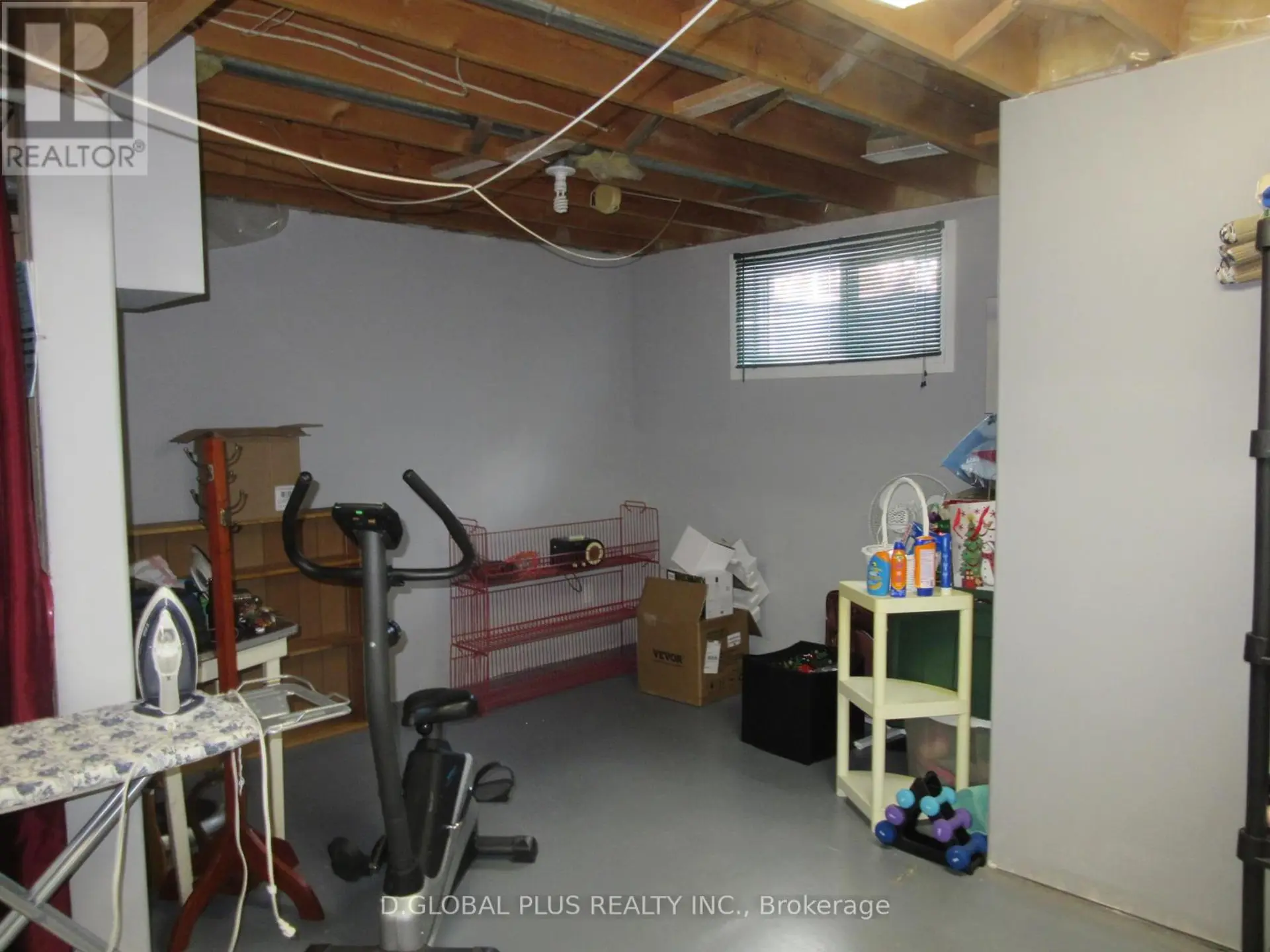 121 HEMLOCK CRESCENT N - Image 15