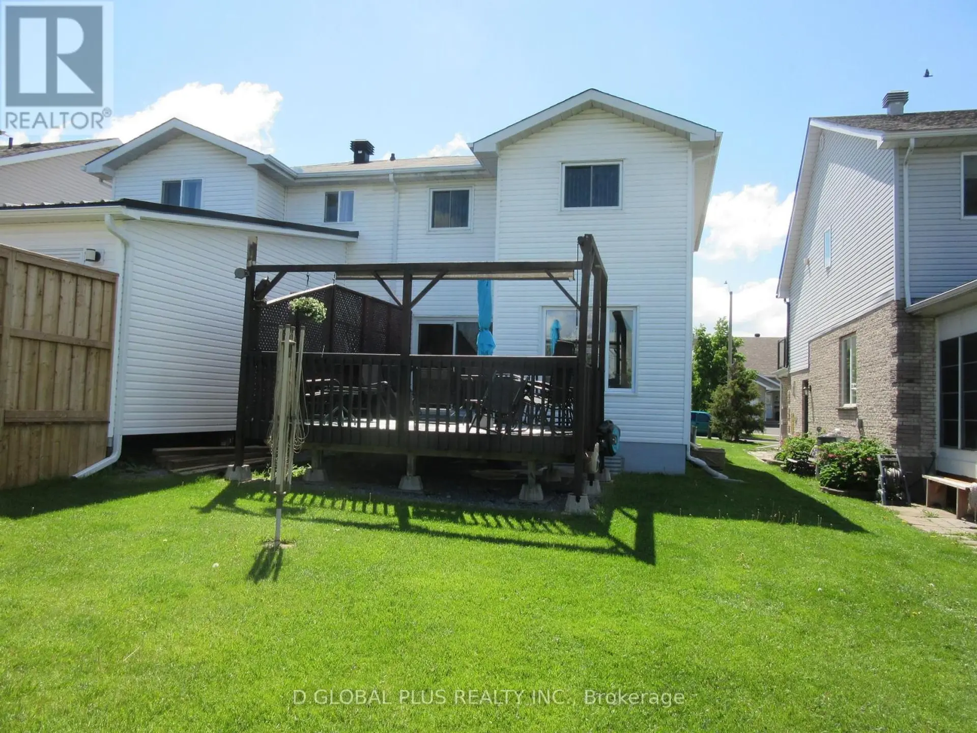 121 HEMLOCK CRESCENT N - Image 19