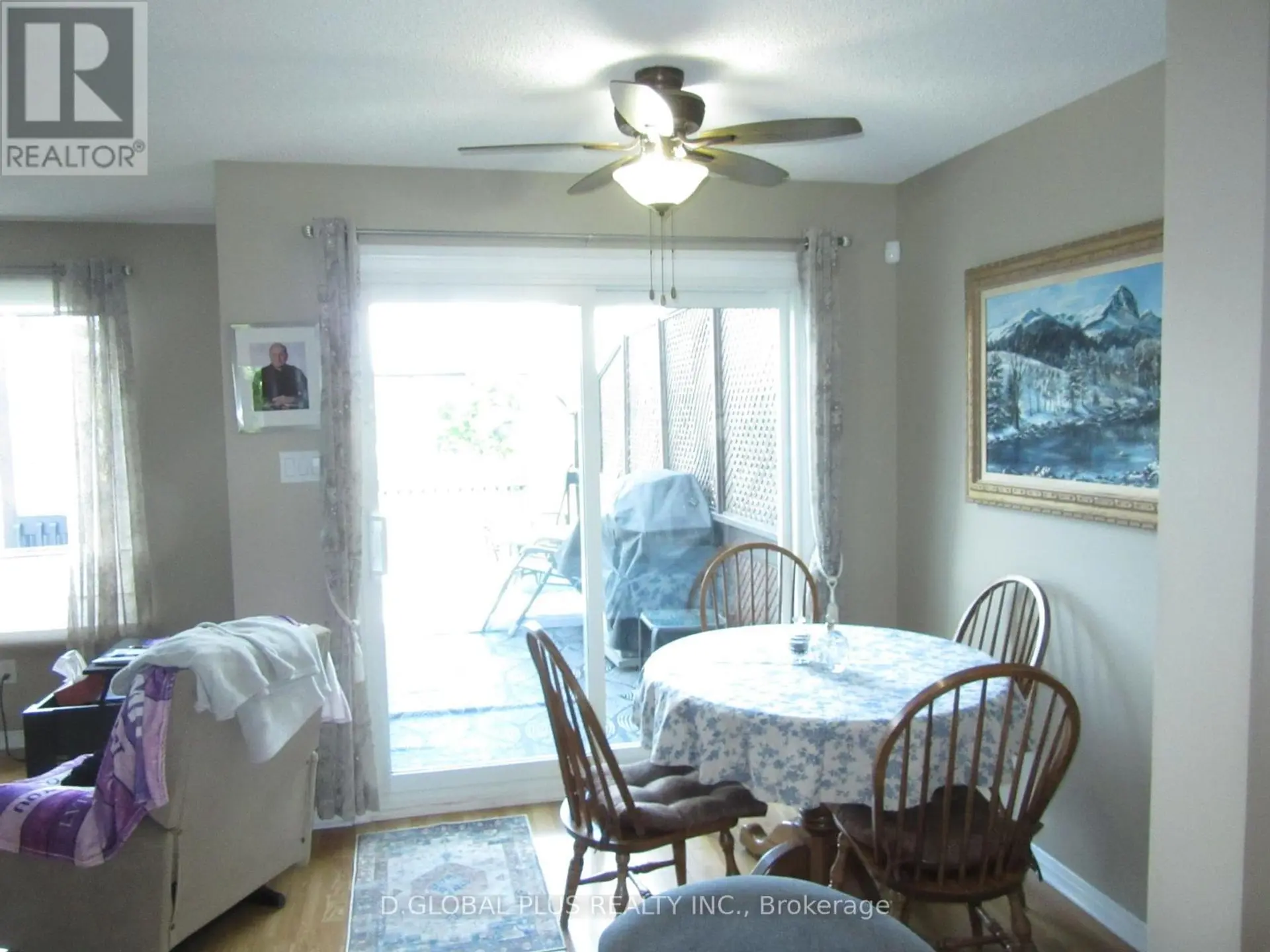 121 HEMLOCK CRESCENT N - Image 3