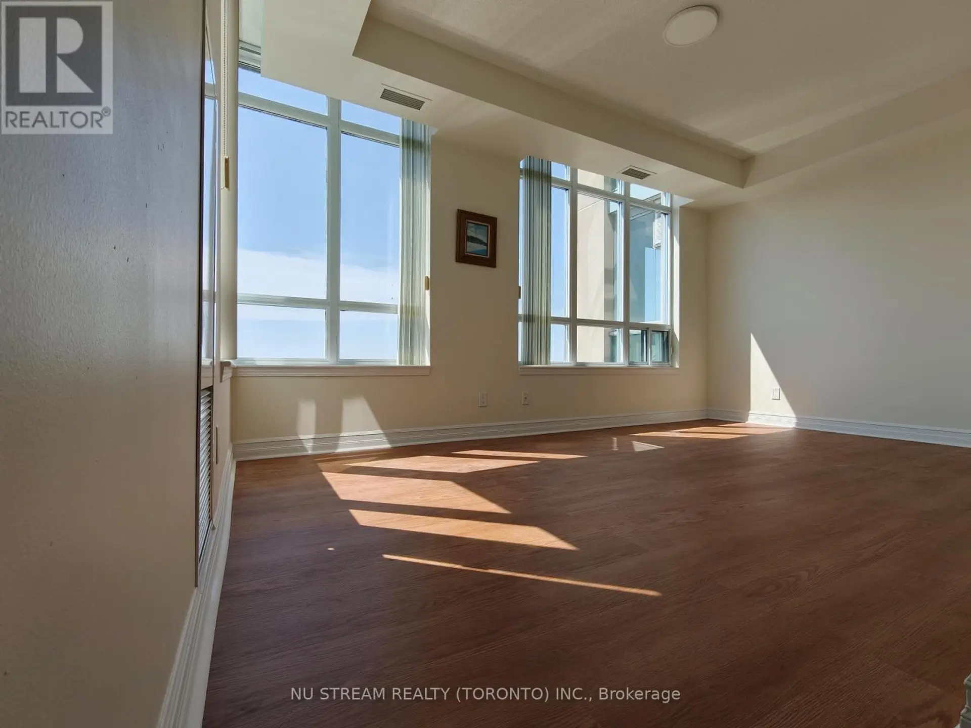 #PH304 17 BARBERRY PLACE - Image 13