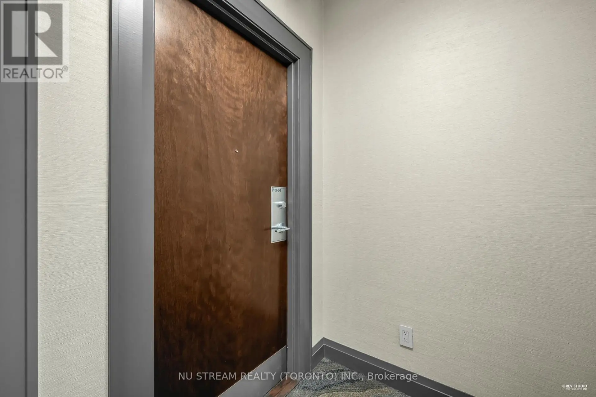 #PH304 17 BARBERRY PLACE - Image 4
