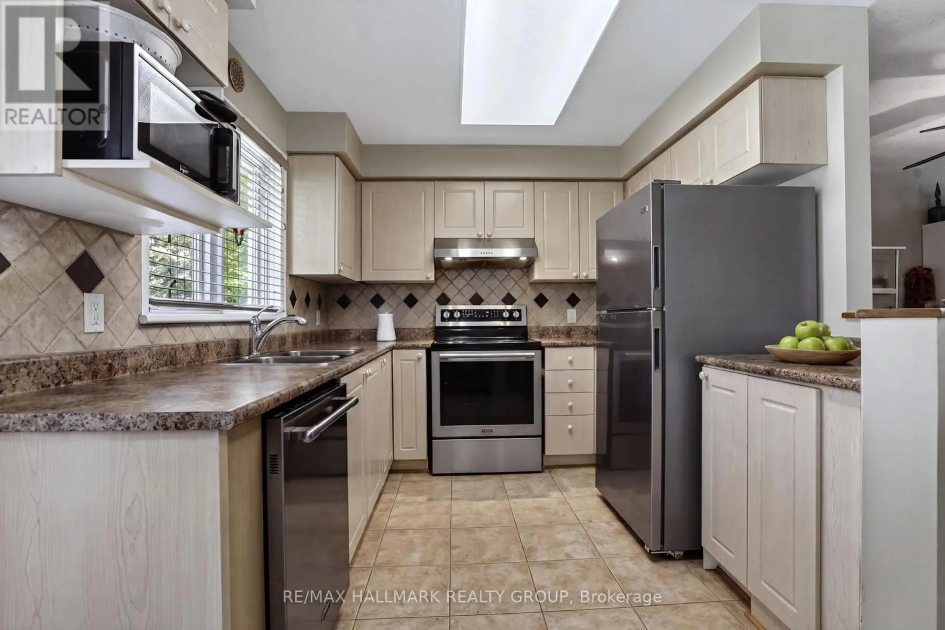 62 BRISTON PRIVATE - Image 6