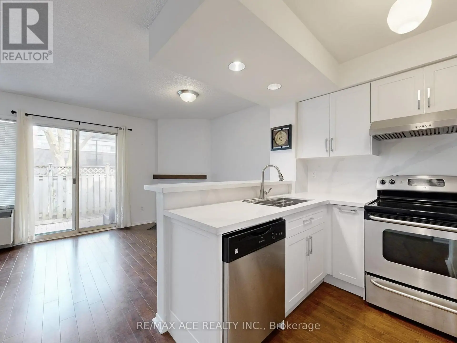 #14 660B WELLINGTON STREET W - Image 5