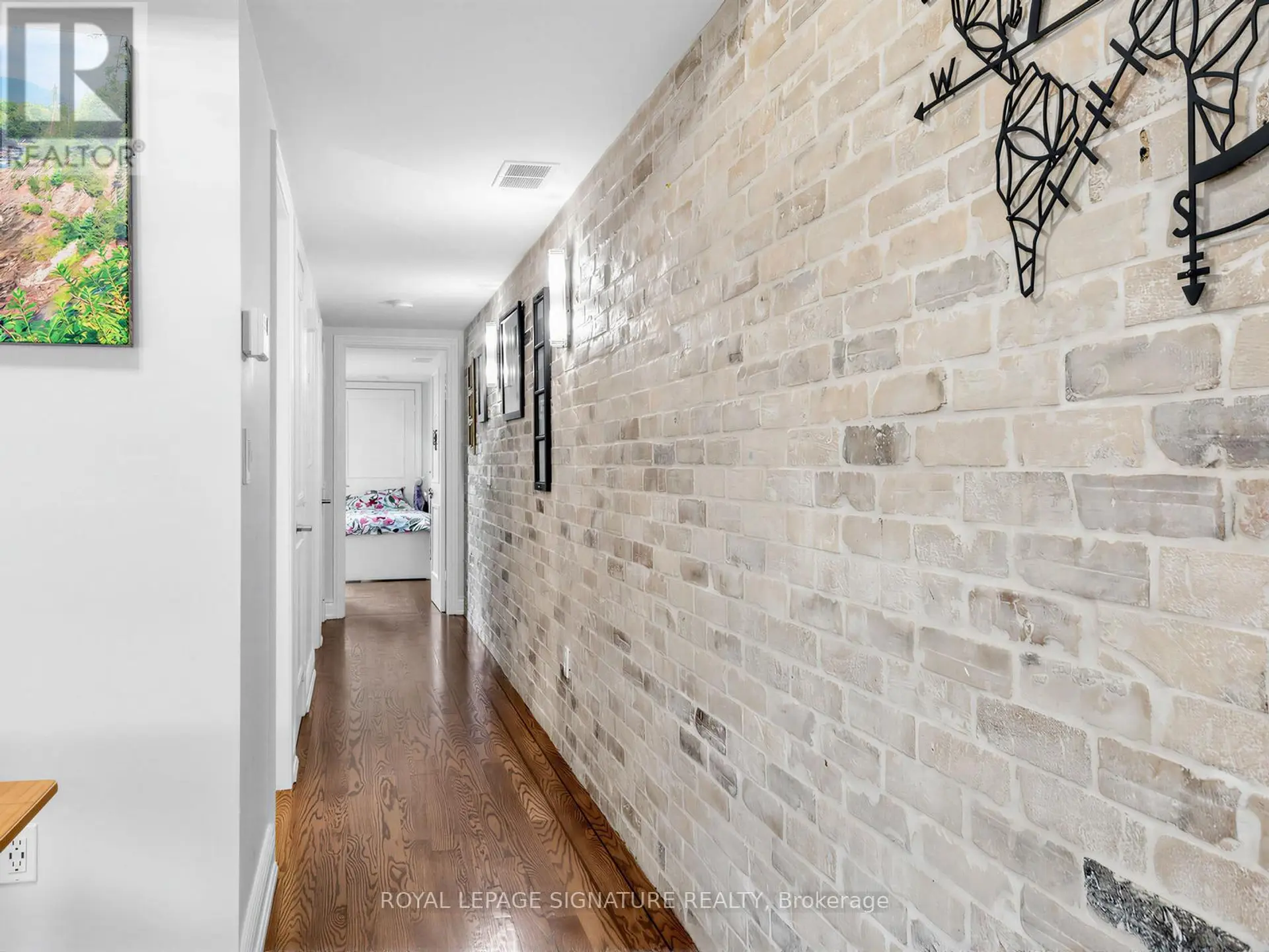 #201 72 AERODROME CRESCENT - Image 12