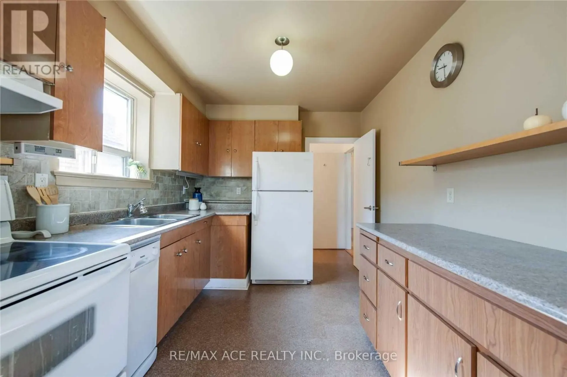 3715 ST CLAIR AVENUE E - Image 6