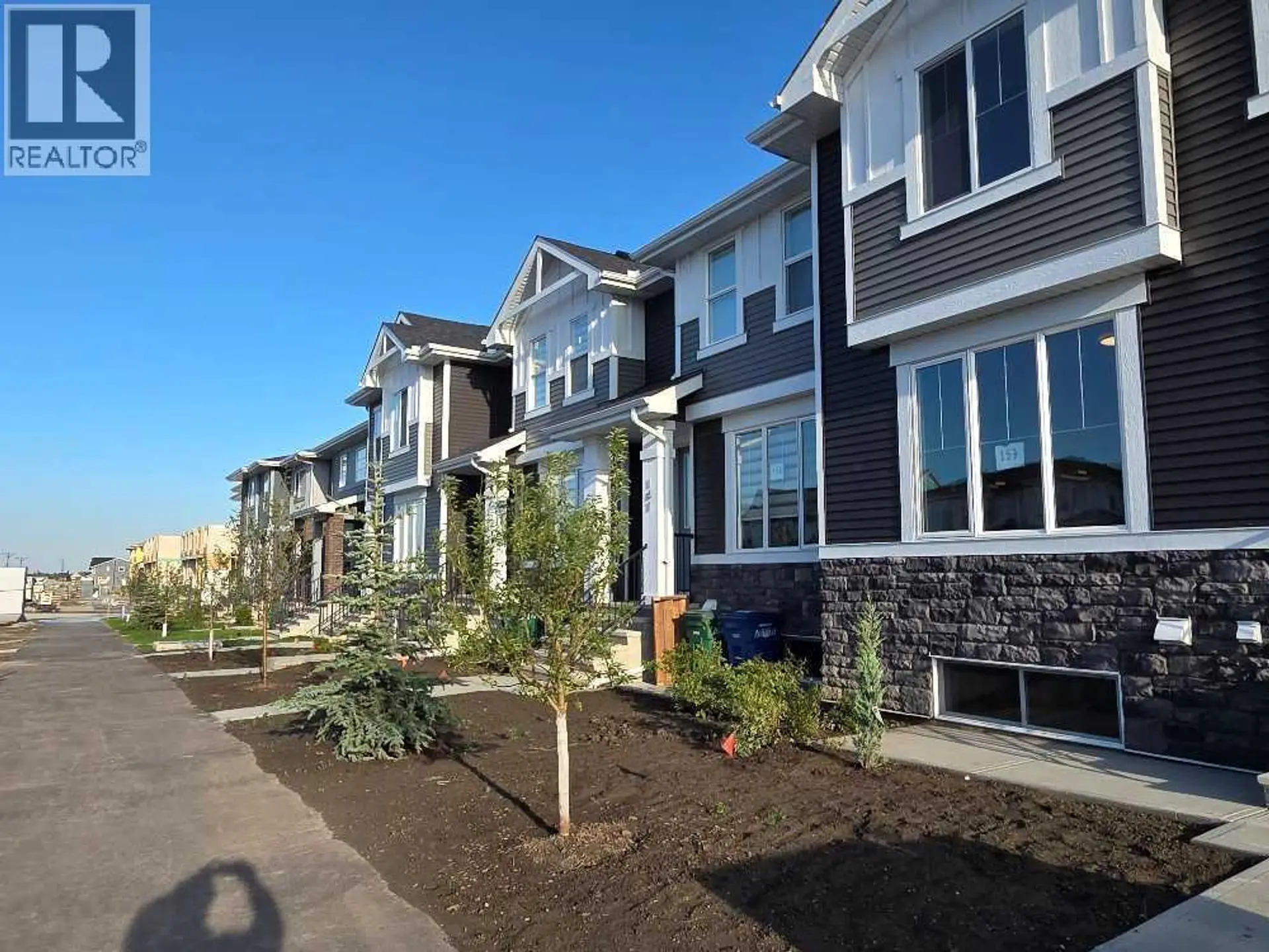 245 Cobblestone Gate SW - Image 2