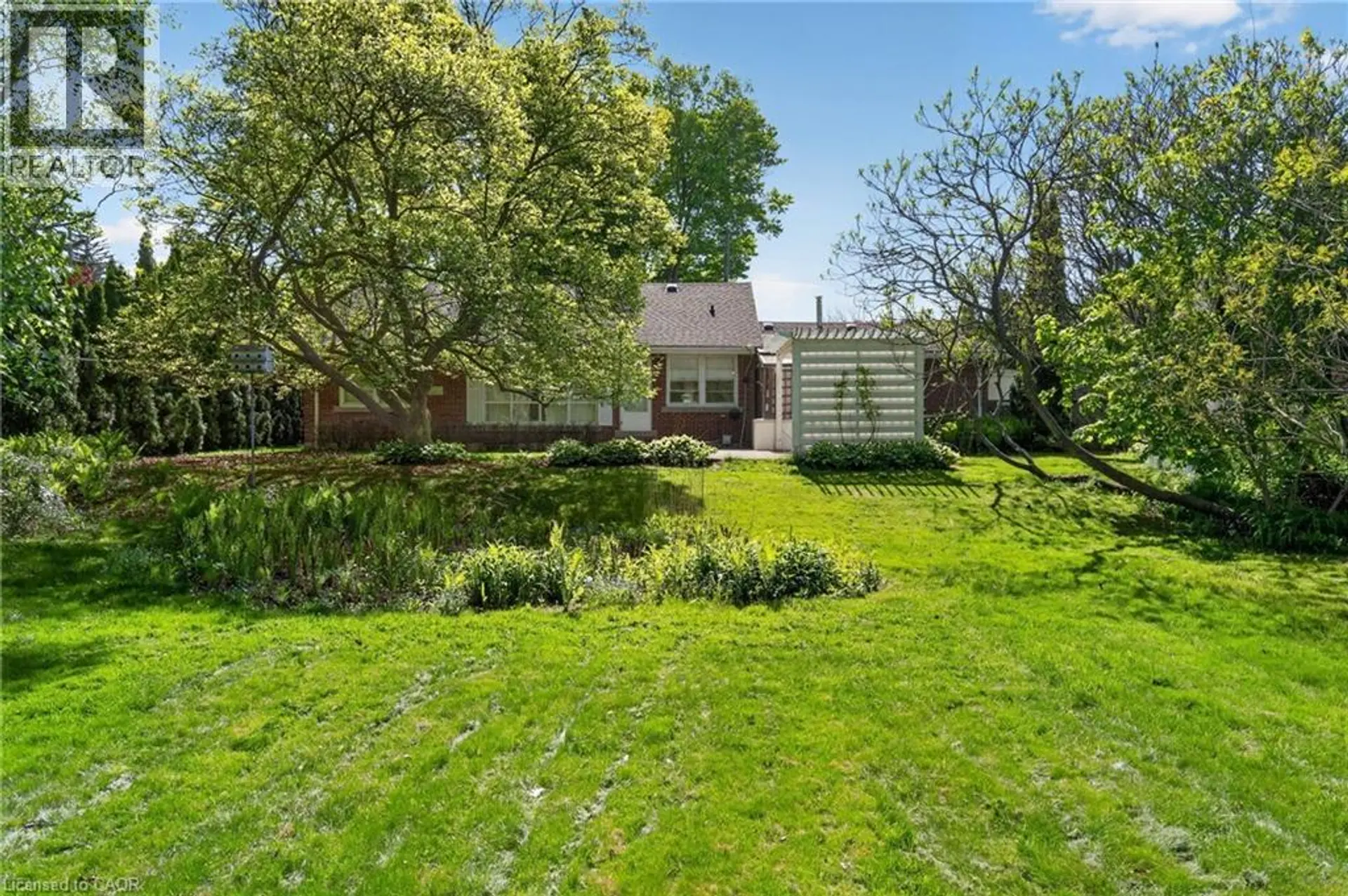 53 LOVERS Lane - Image 10