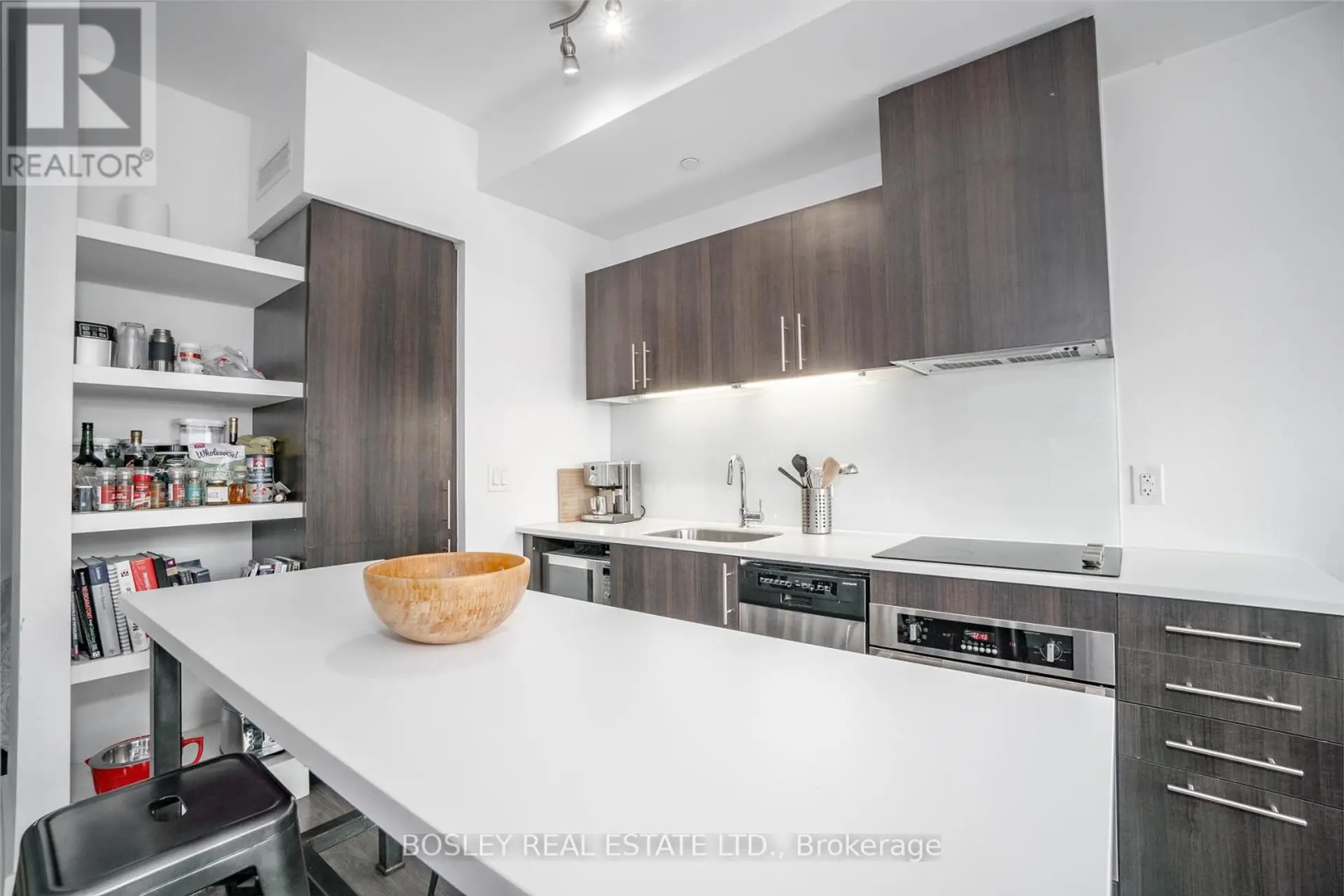 #401 508 WELLINGTON STREET - Image 8