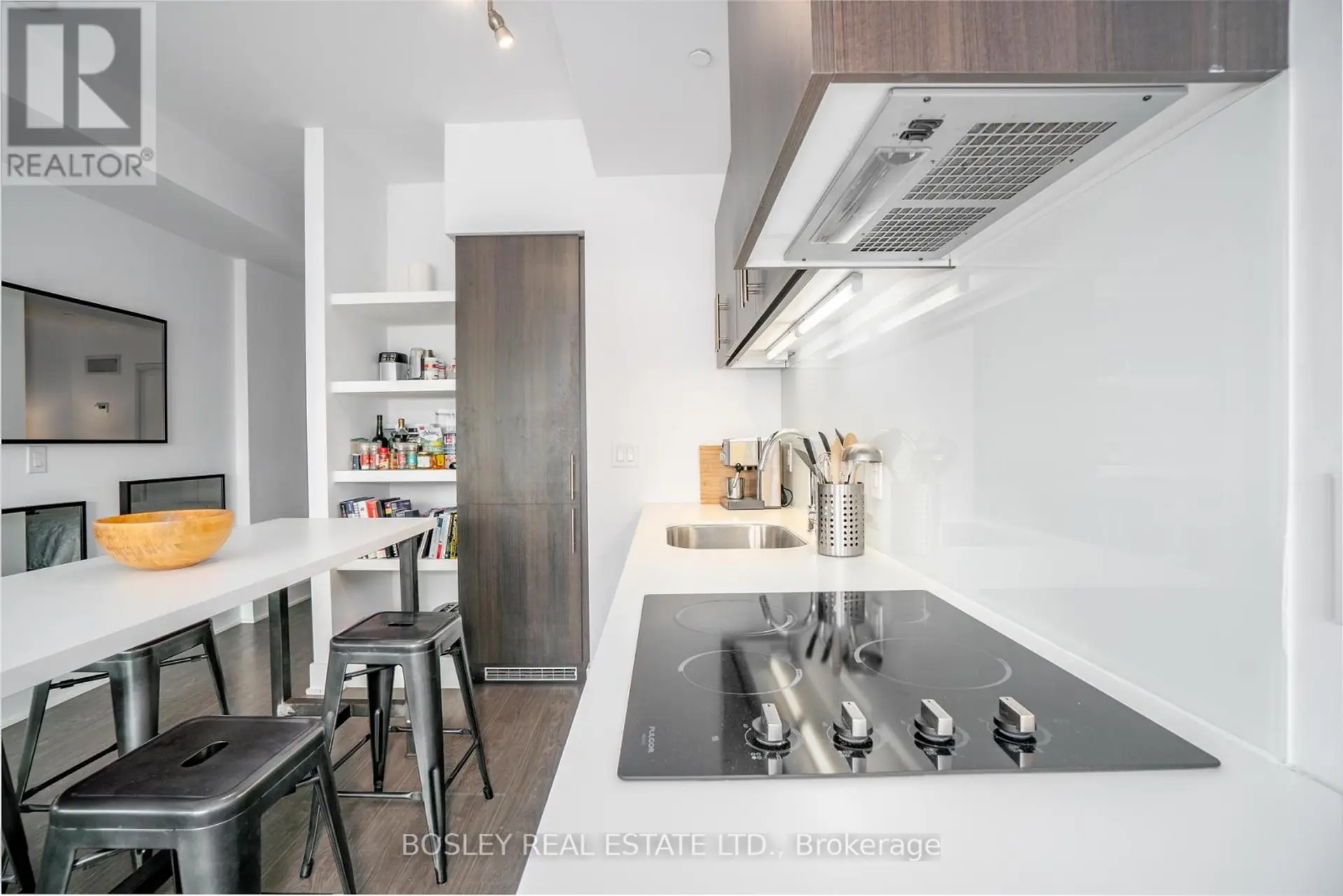 #401 508 WELLINGTON STREET - Image 9