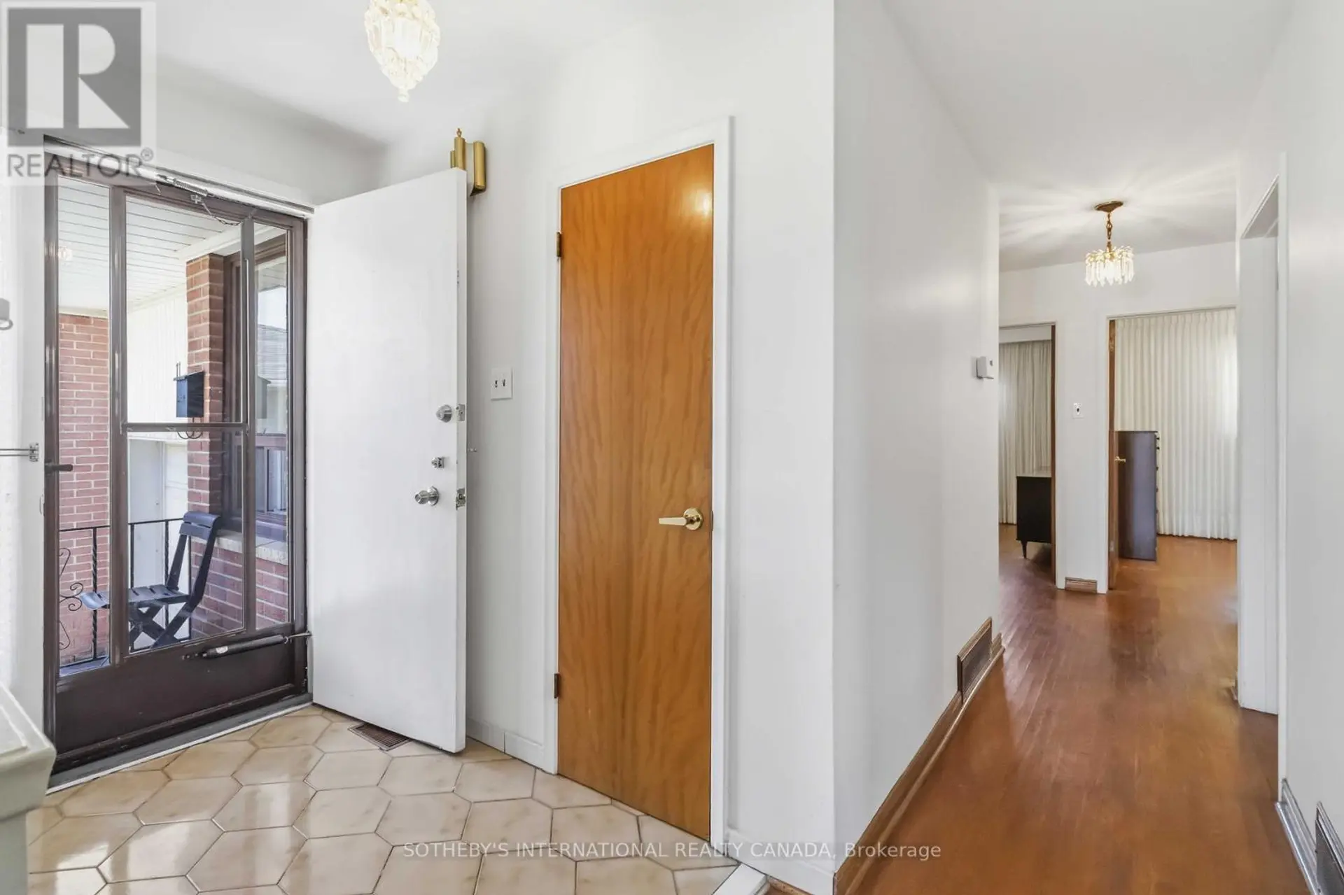 11 PAGODA PLACE - Image 4