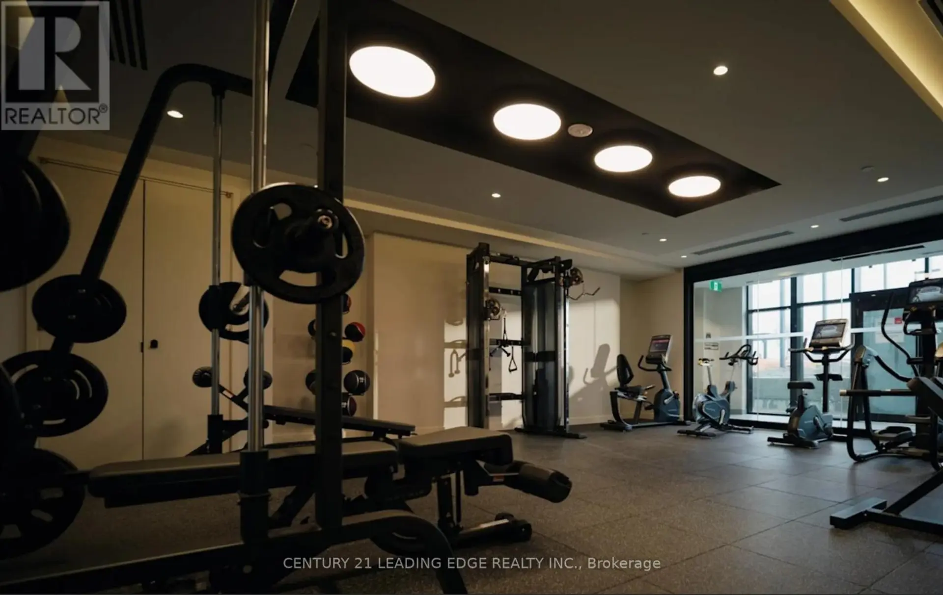 #313 858 DUPONT STREET - Image 6