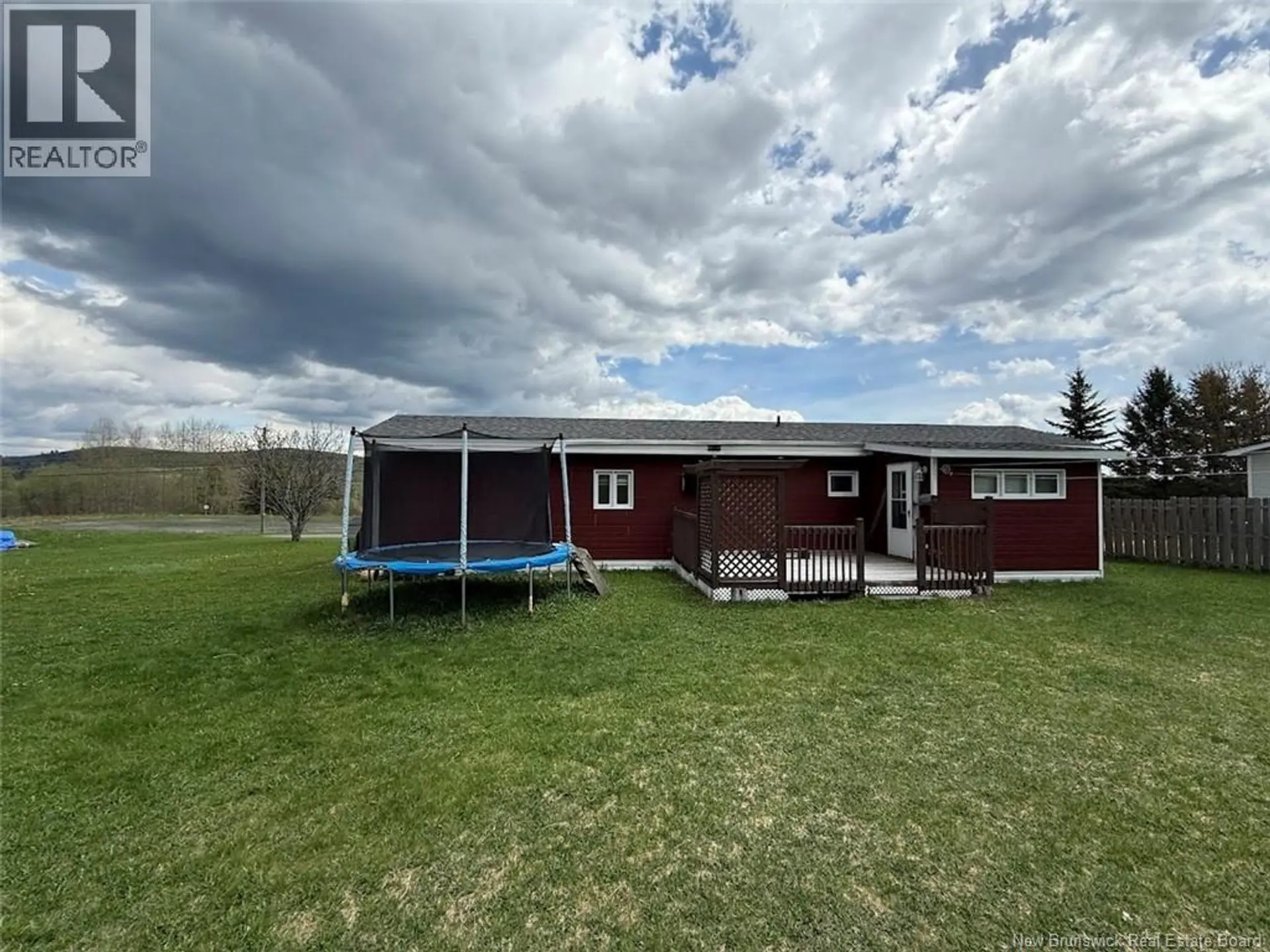 2037 Centrale Street - Image 13