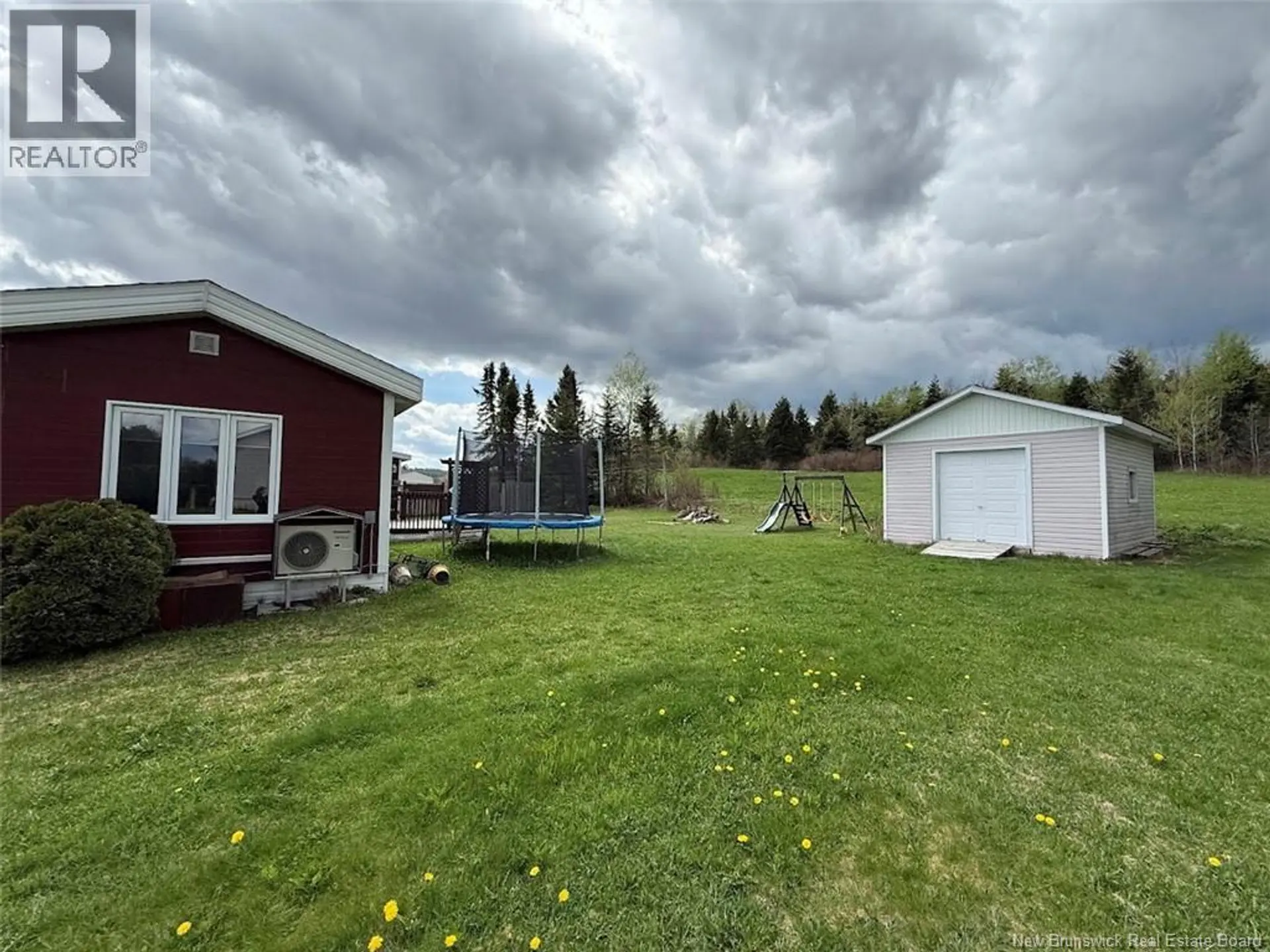 2037 Centrale Street - Image 12