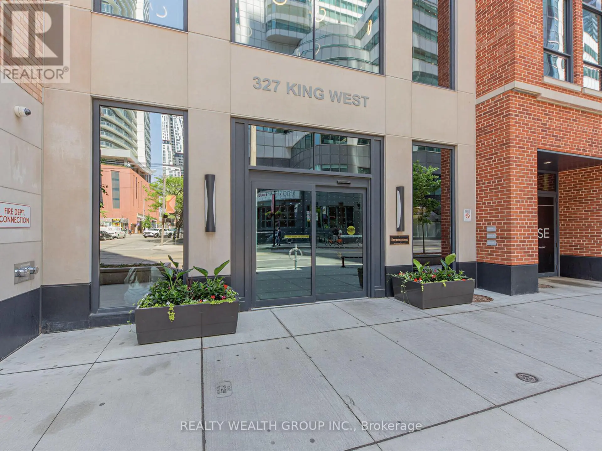 #1305 327 KING STREET W - Image 2