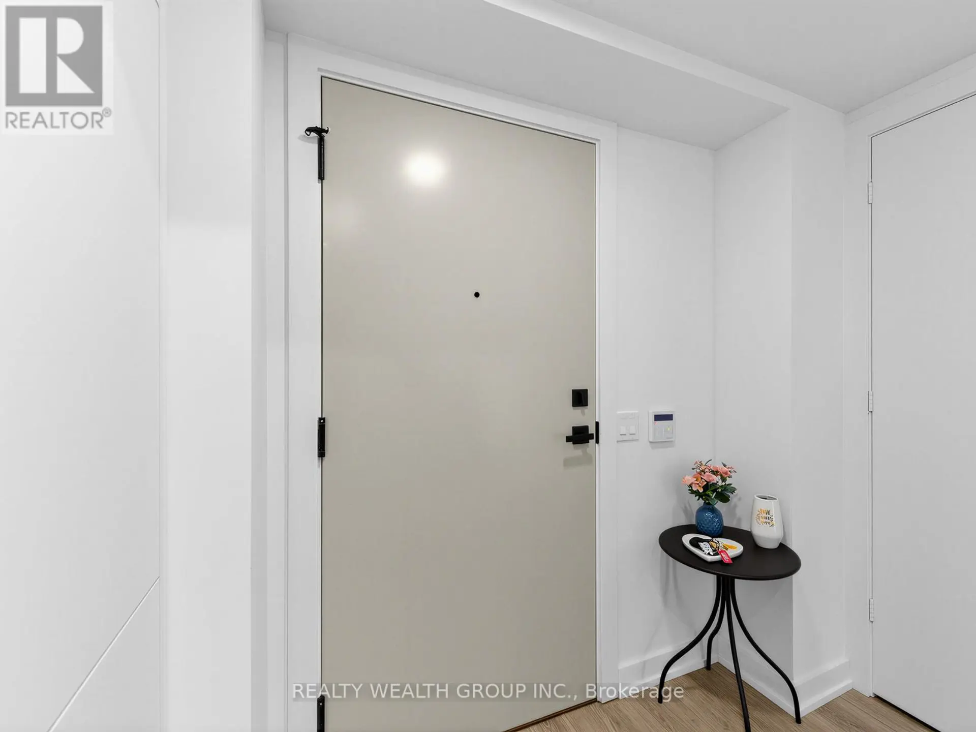 #1305 327 KING STREET W - Image 3