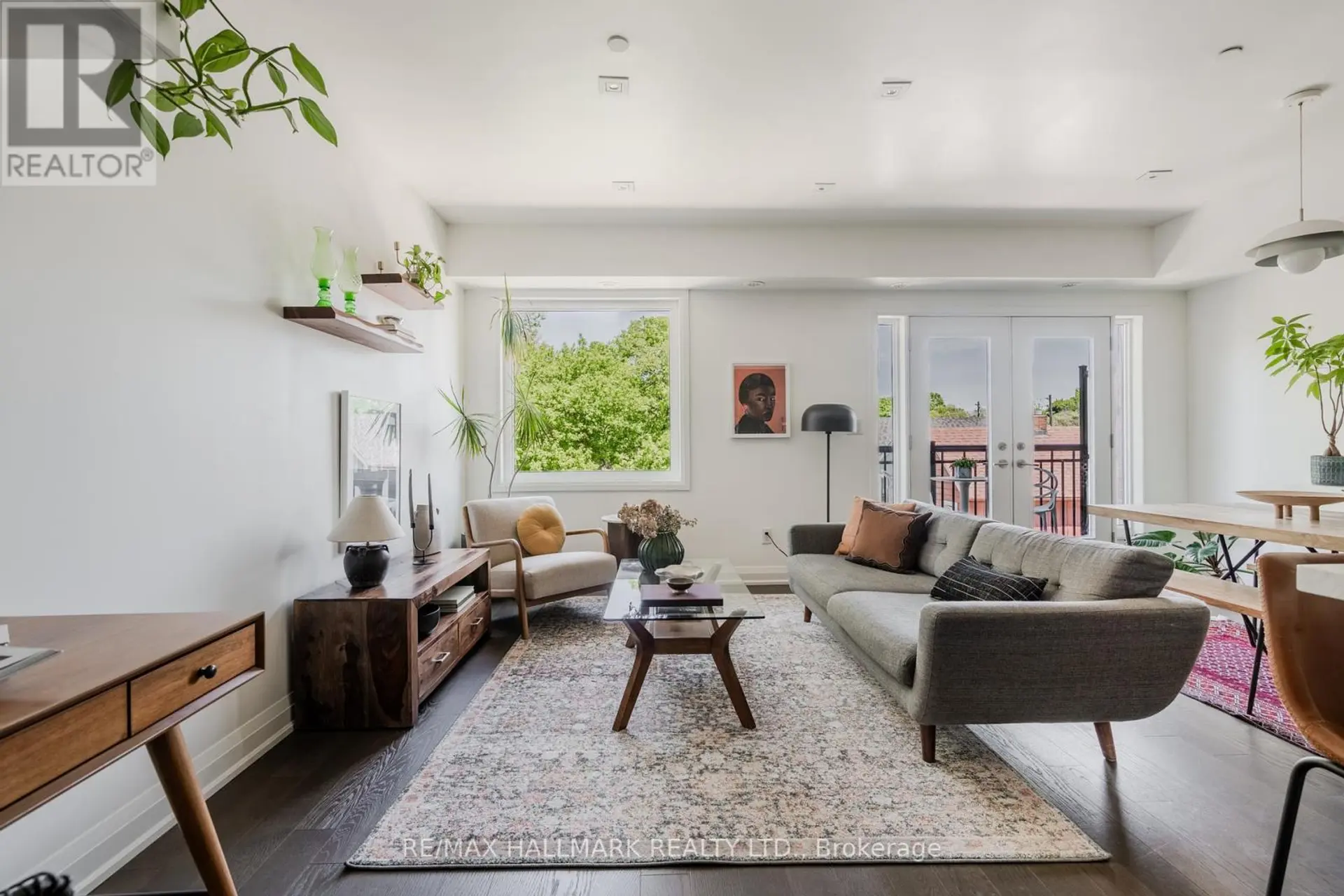 #15 100 COXWELL AVENUE - Image 2