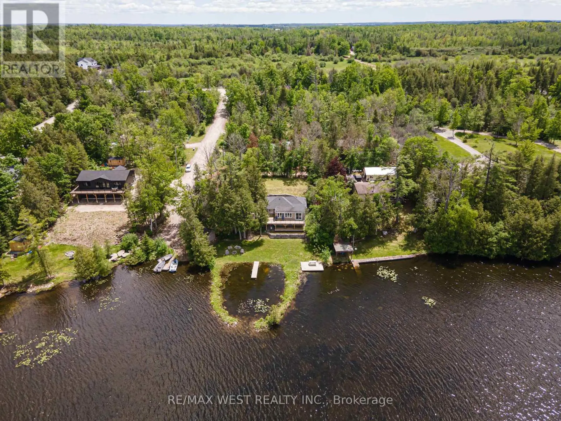 15 MANCHESTER TRAIL - Image 1