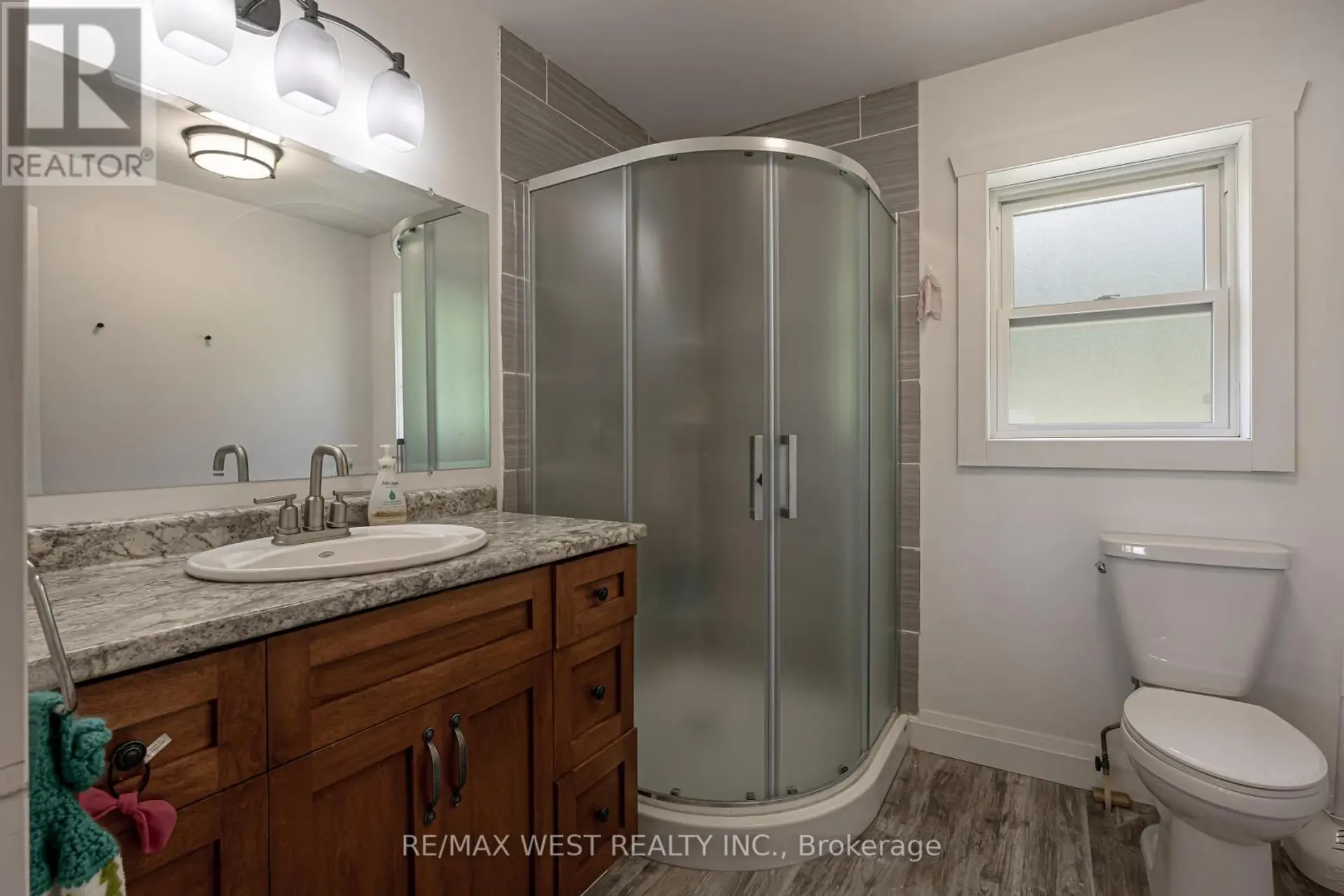 15 MANCHESTER TRAIL - Image 10