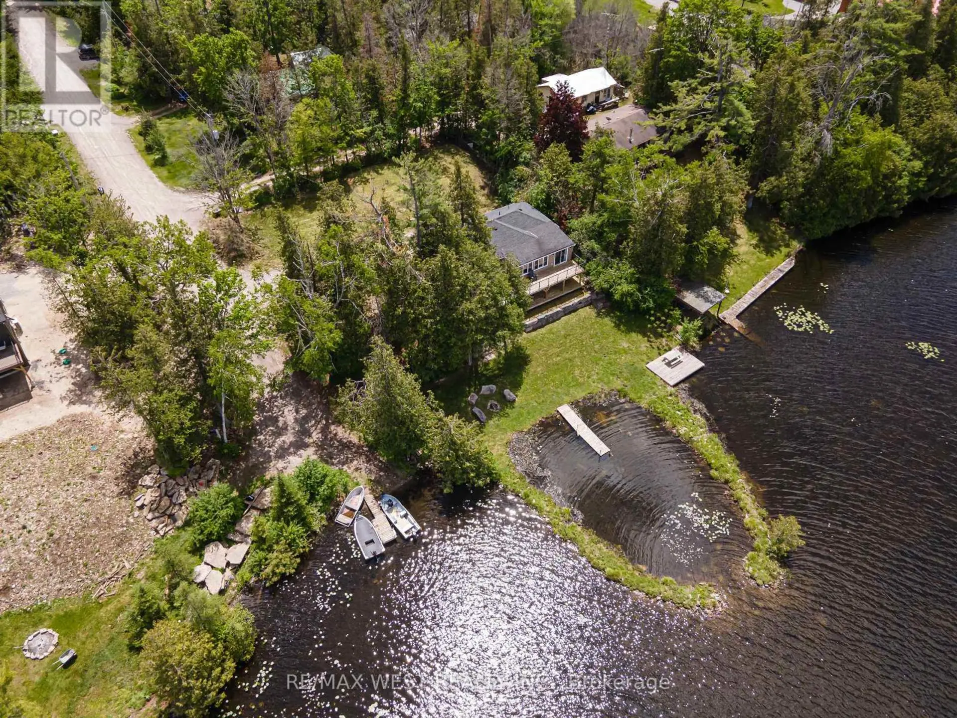 15 MANCHESTER TRAIL - Image 19