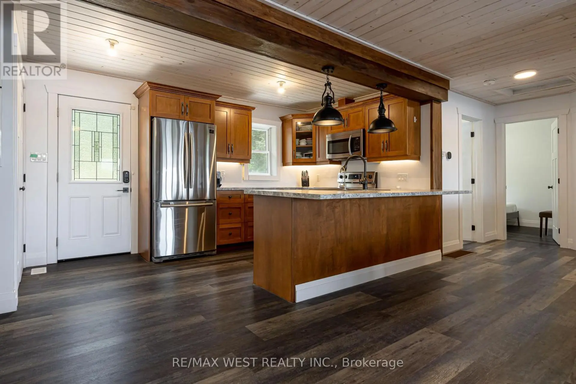 15 MANCHESTER TRAIL - Image 4