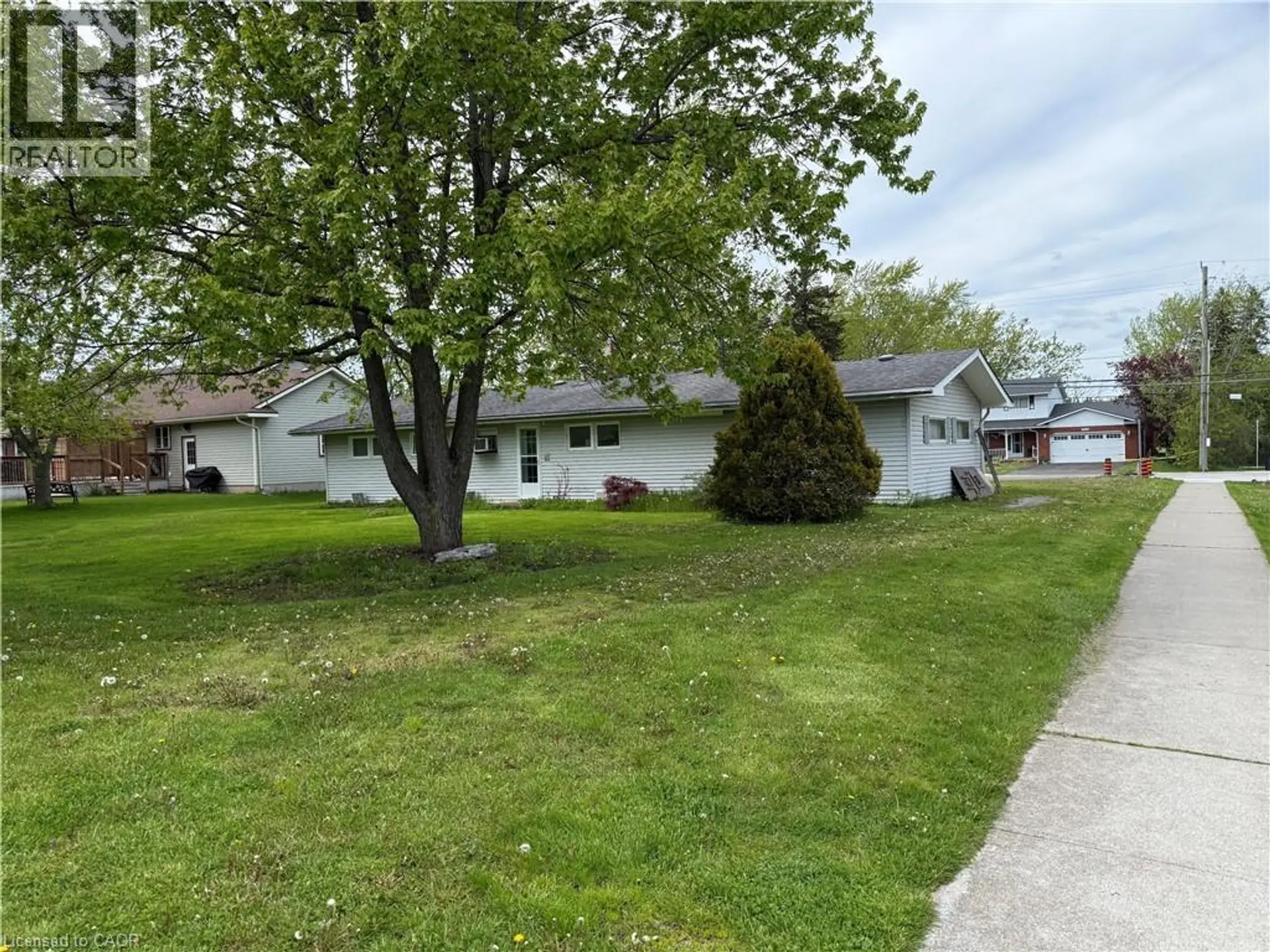 3931 MAIN Street W - Image 8