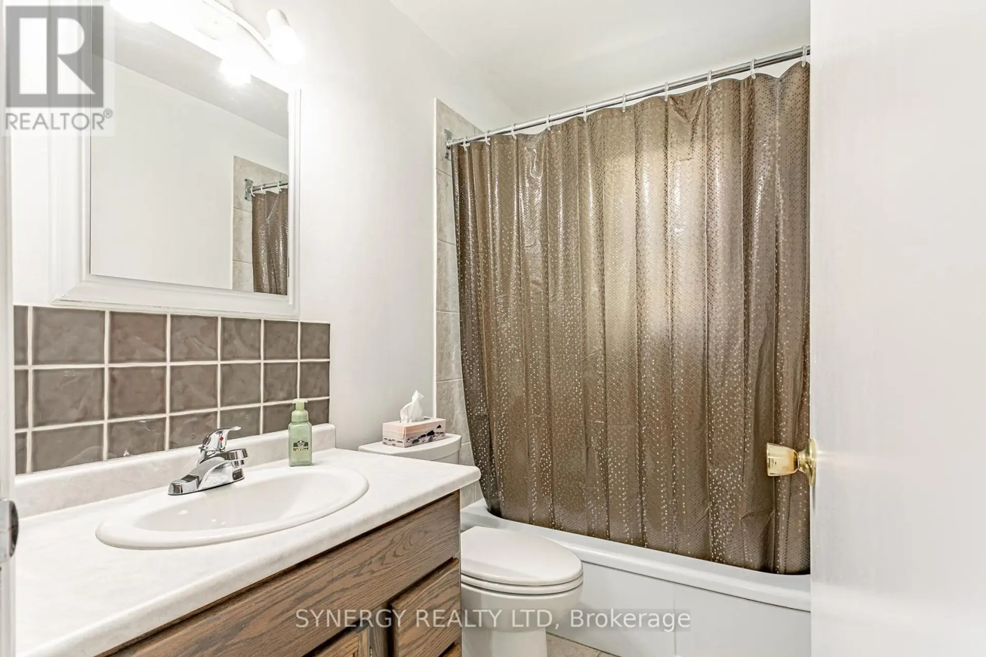 227 STERLING STREET - Image 11