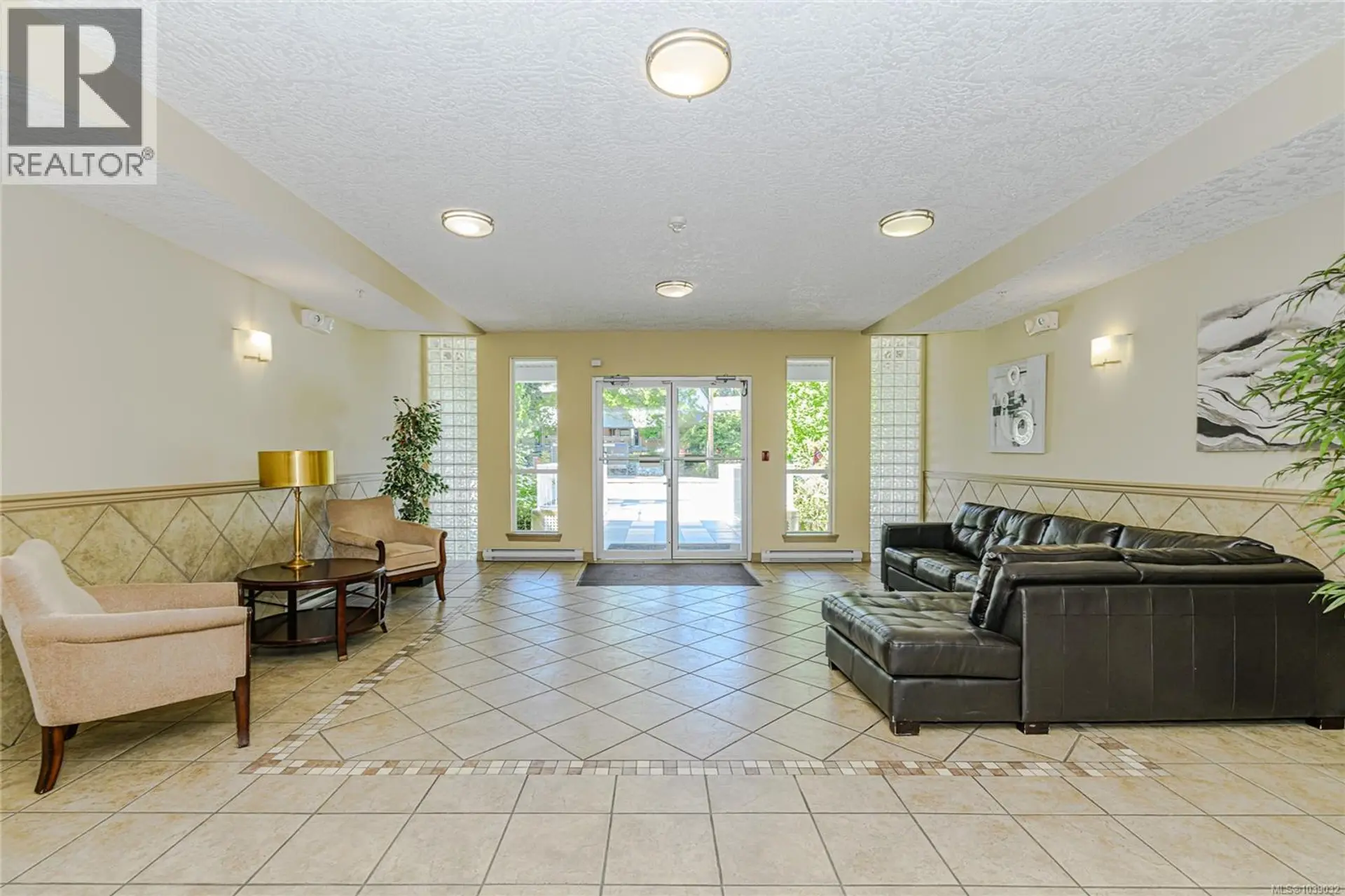 #205 3915 Carey Rd - Image 13
