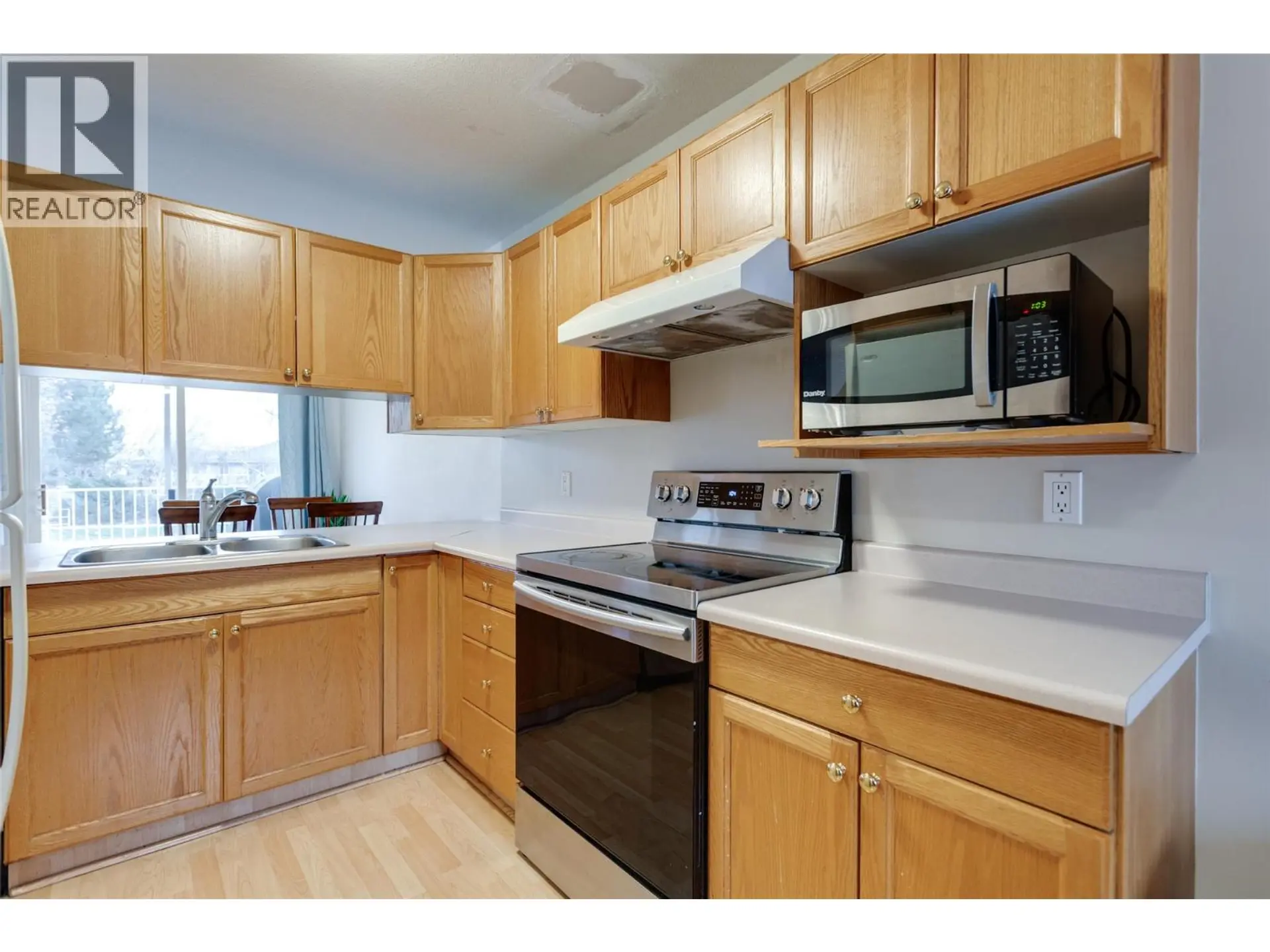 #115 133 Wyndham Crescent - Image 3