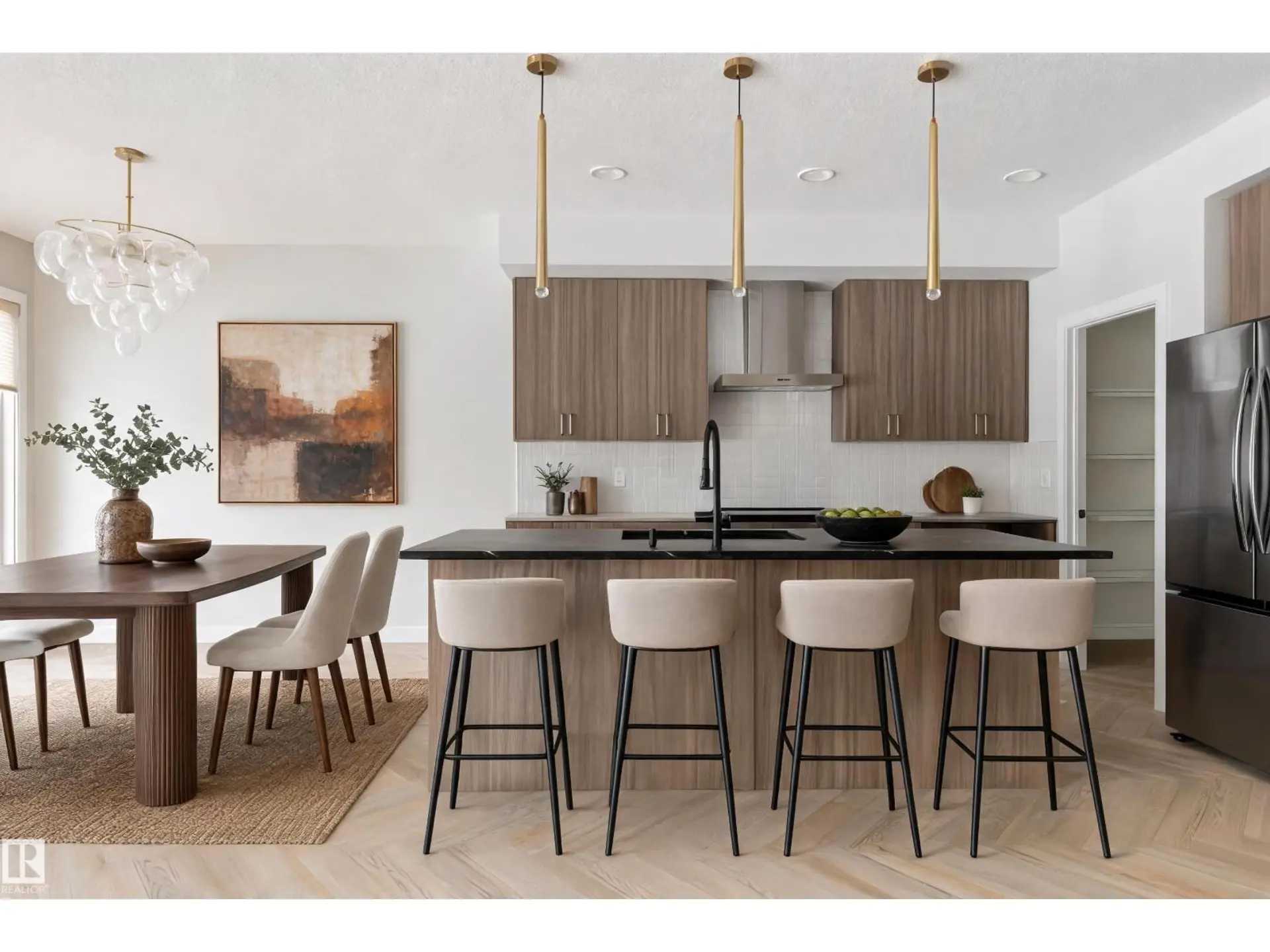 20620 43 AV NW - Image 1