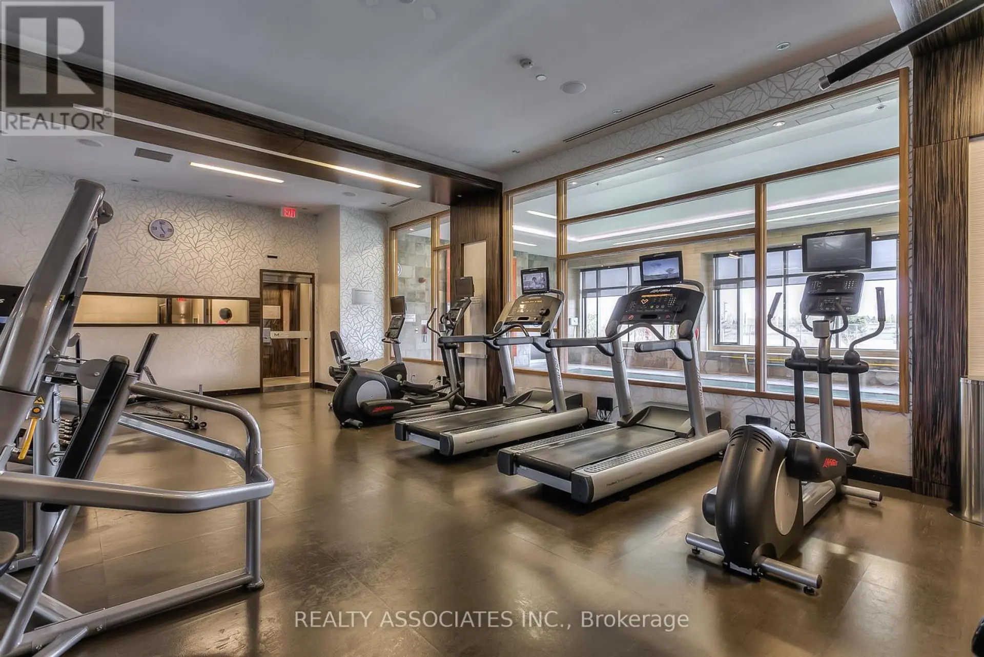 #1020 277 SOUTH PARK ROAD - Image 13