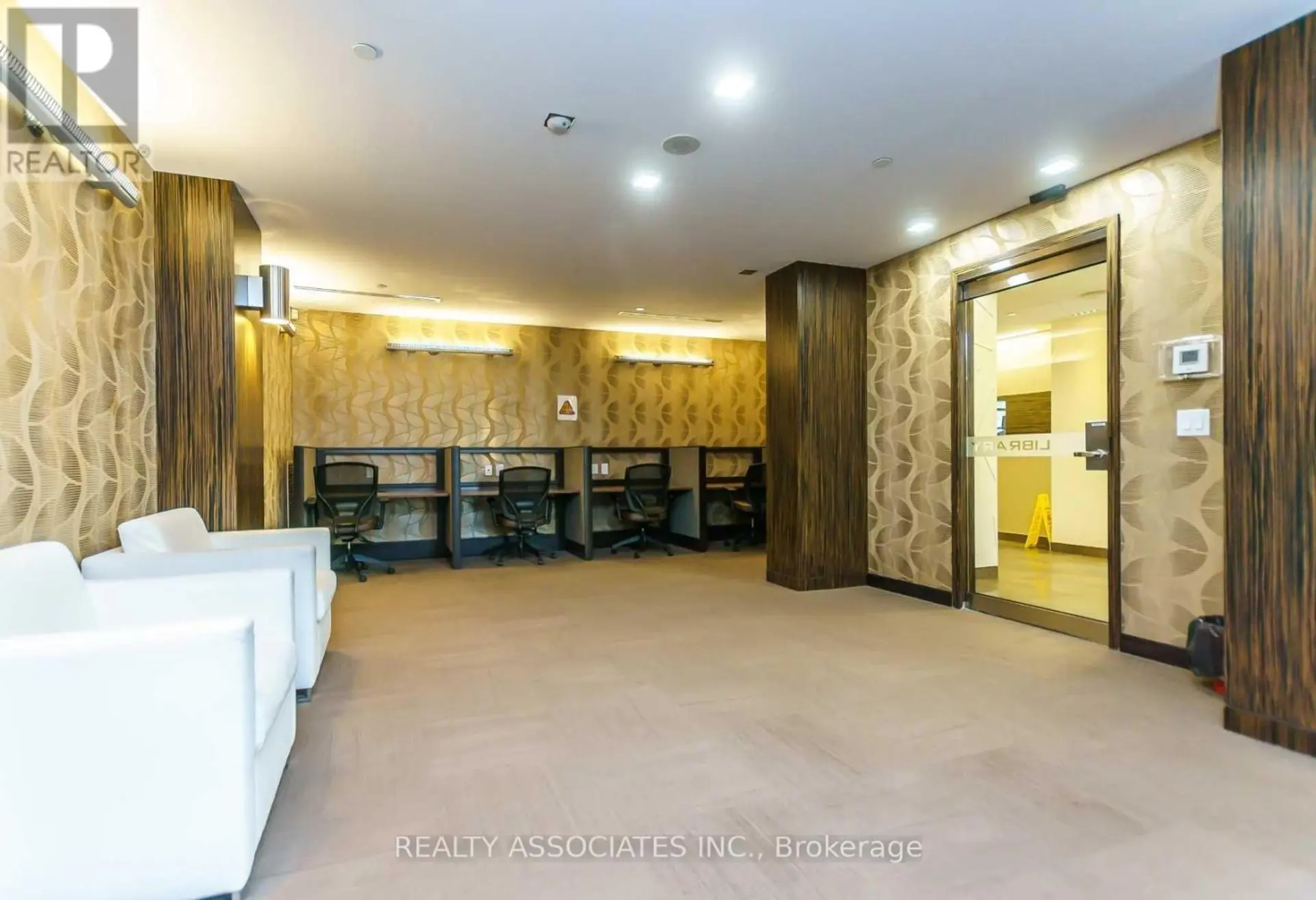 #1020 277 SOUTH PARK ROAD - Image 15