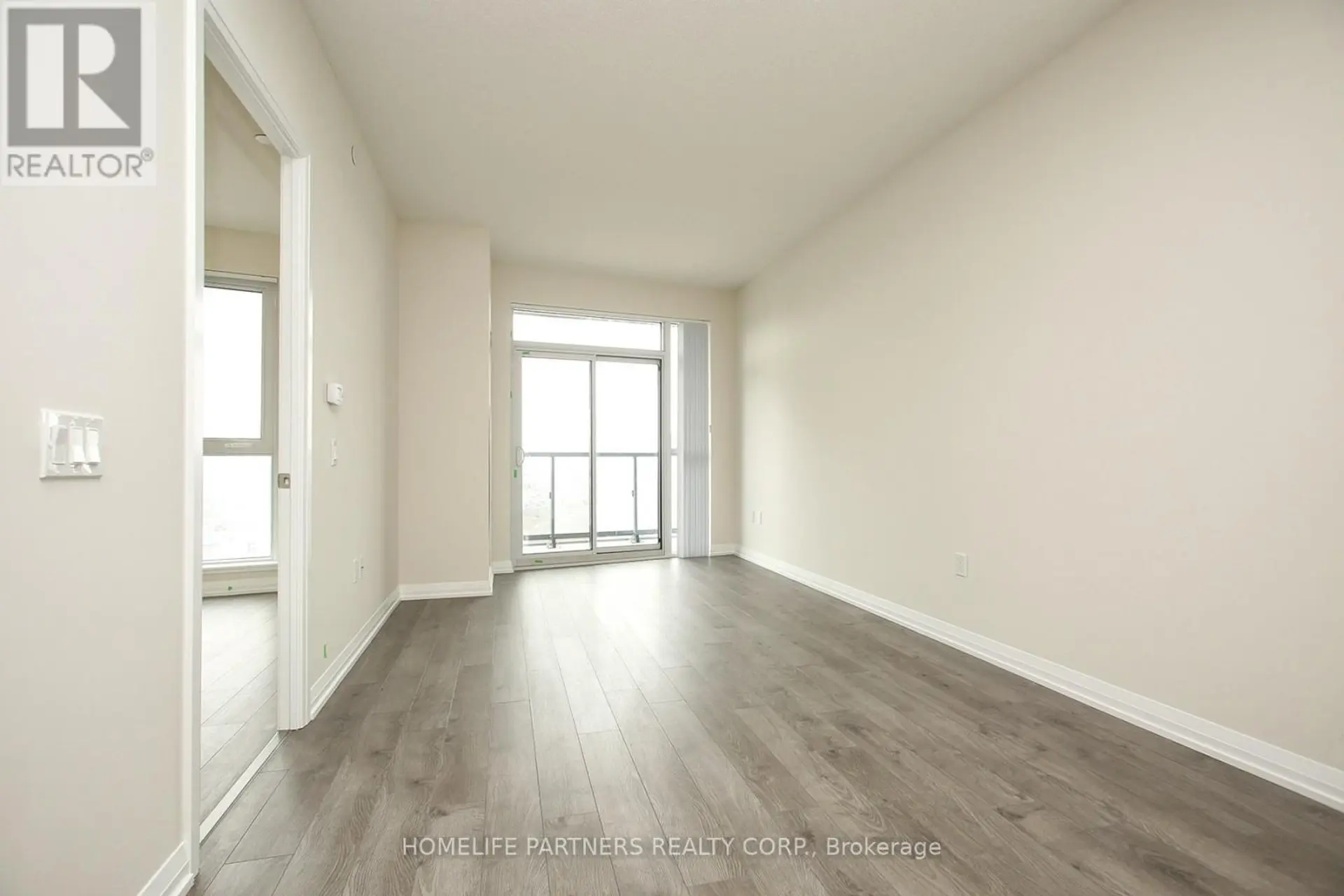 #720 35 WATERGARDEN DRIVE - Image 10