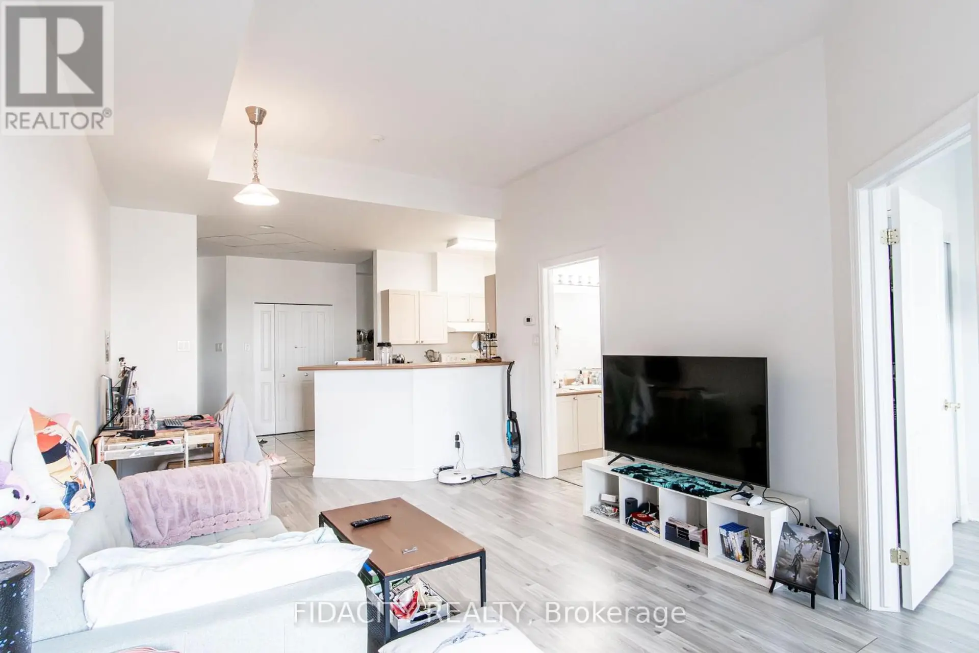 #10M 310 CENTRAL PARK DRIVE - Image 7