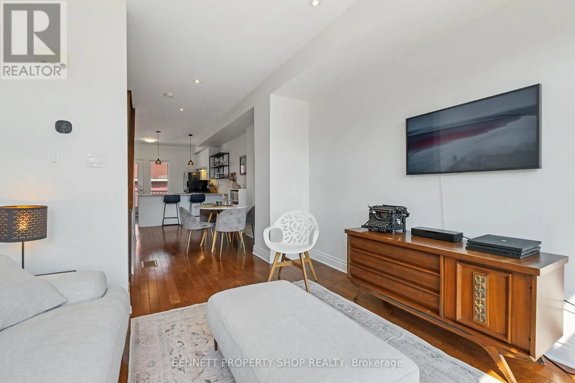 288 CAMBRIDGE STREET N - Image 4