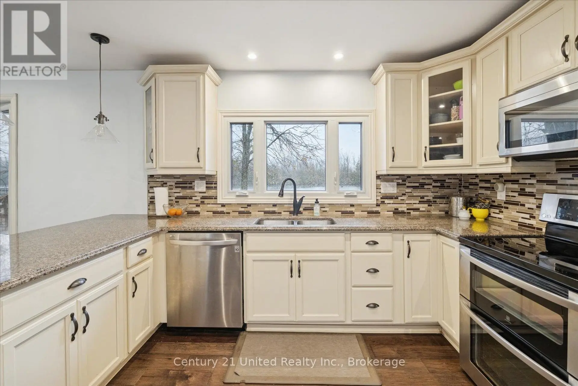 266 GREENWOOD ROAD - Image 15