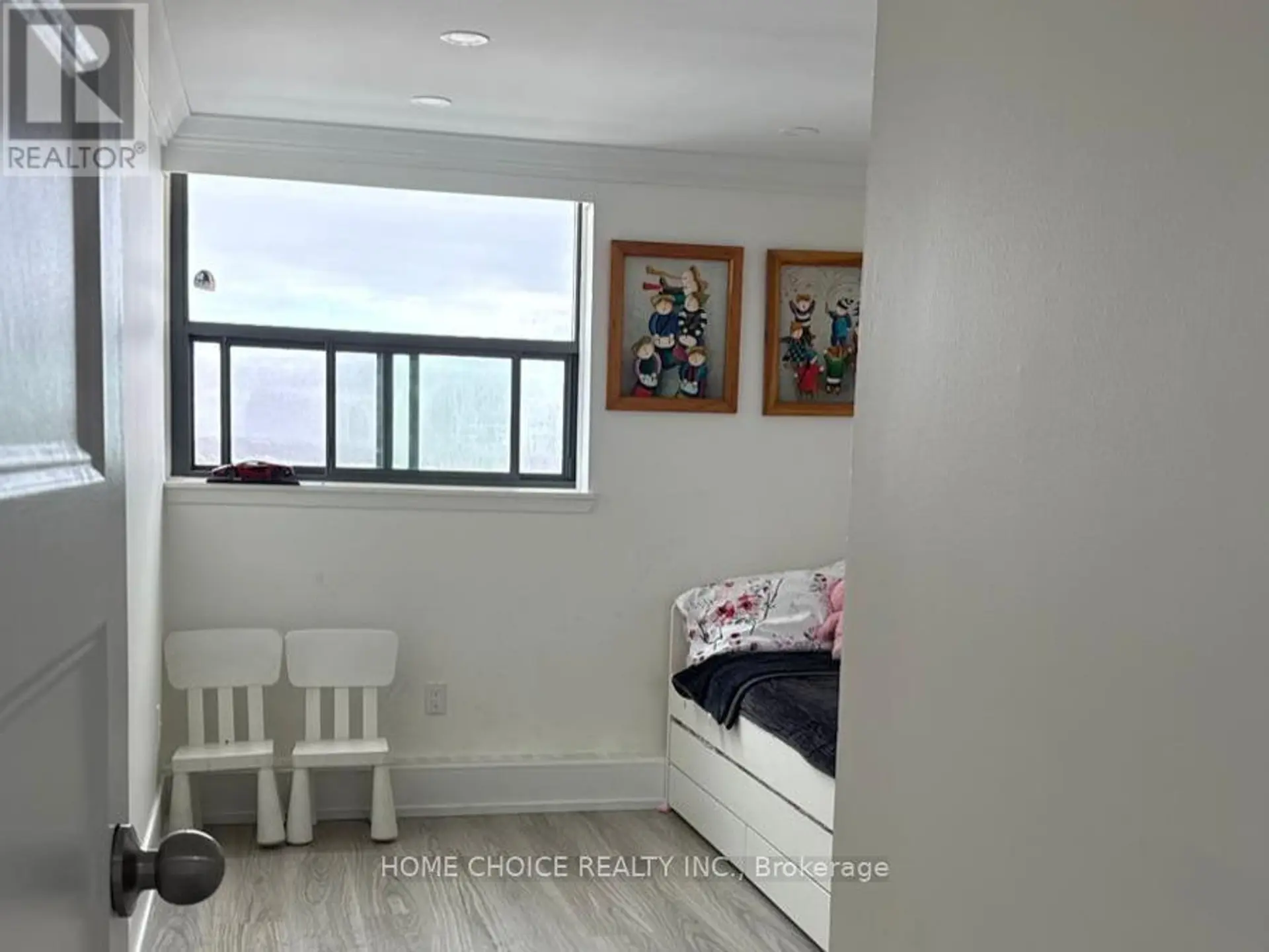 #1006 100 WINGARDEN COURT - Image 8
