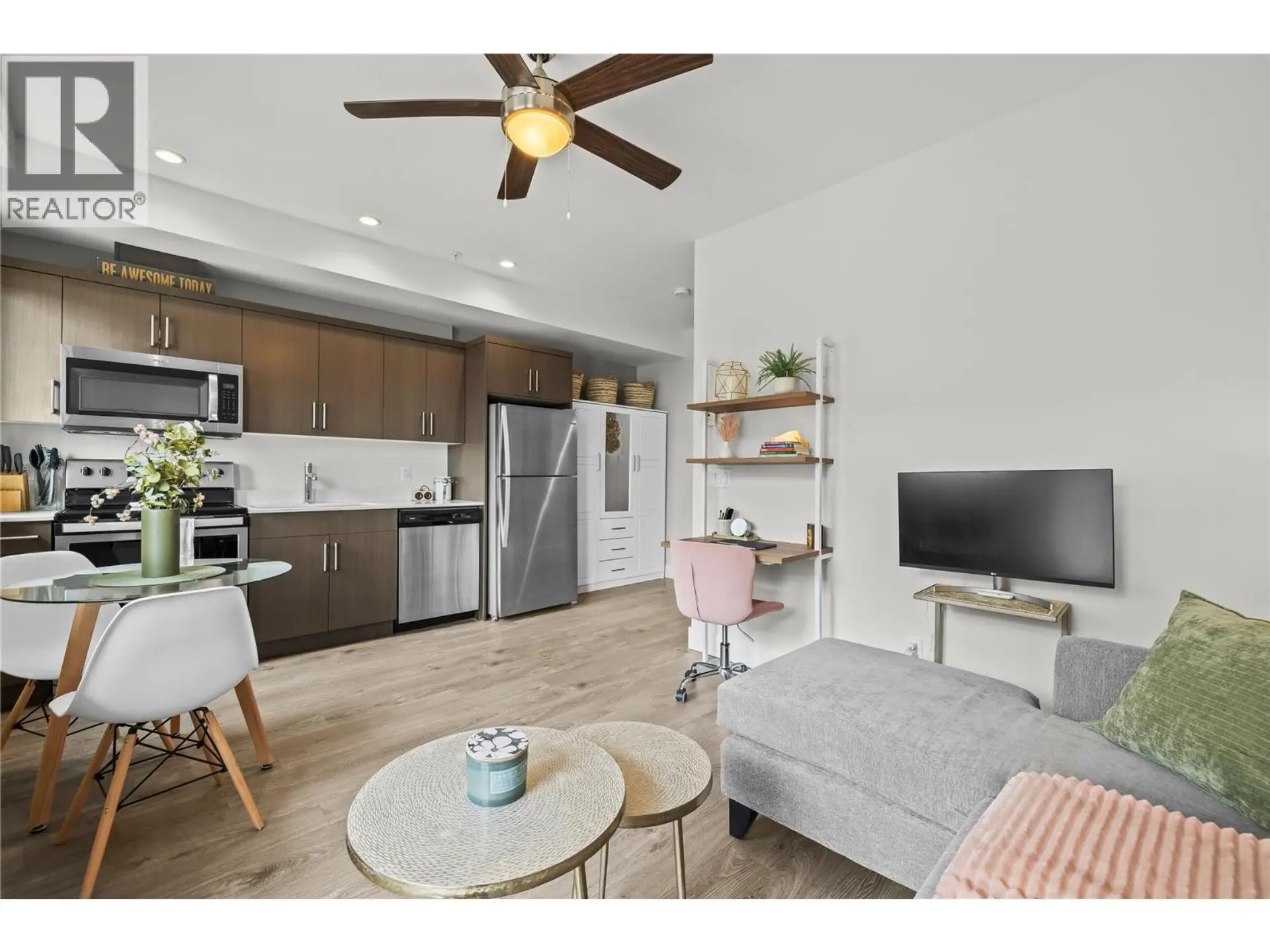#426 925 Leon Avenue - Image 4
