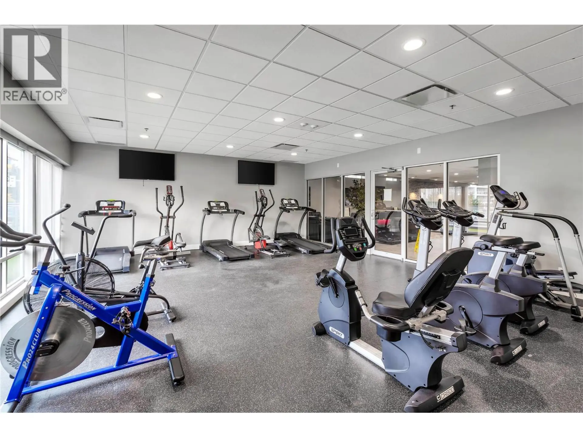 #426 925 Leon Avenue - Image 16