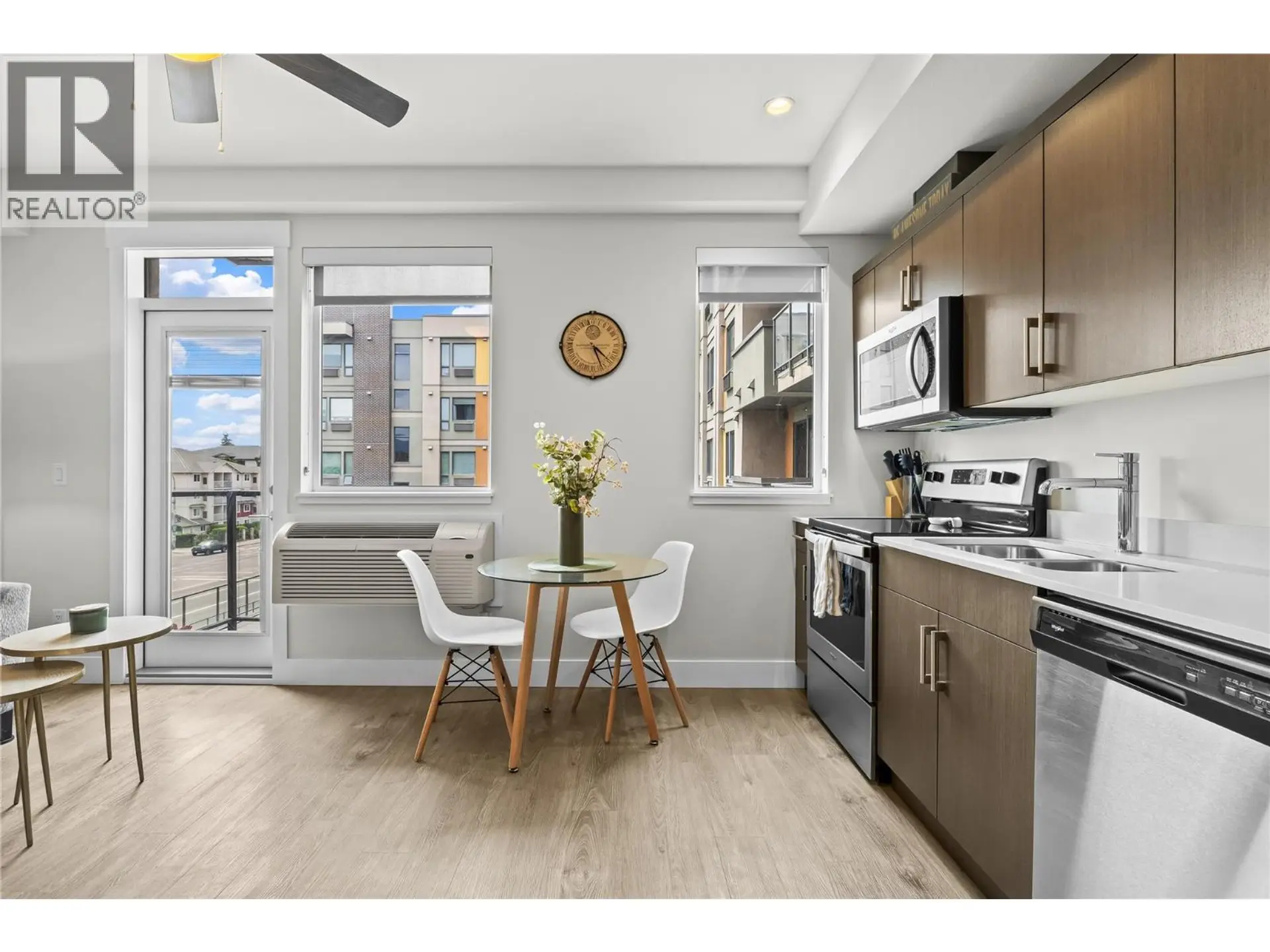 #426 925 Leon Avenue - Image 5
