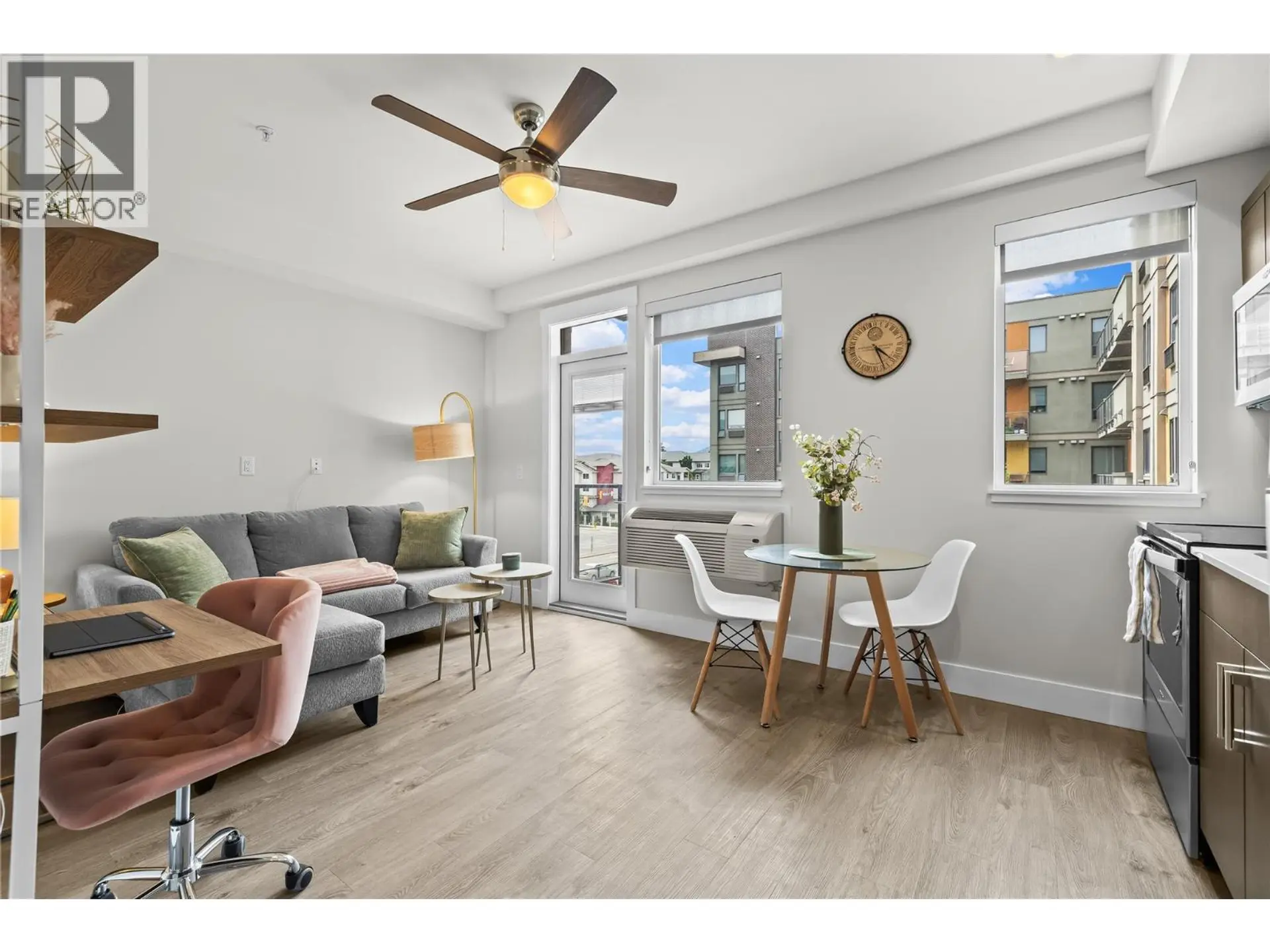 #426 925 Leon Avenue - Image 3
