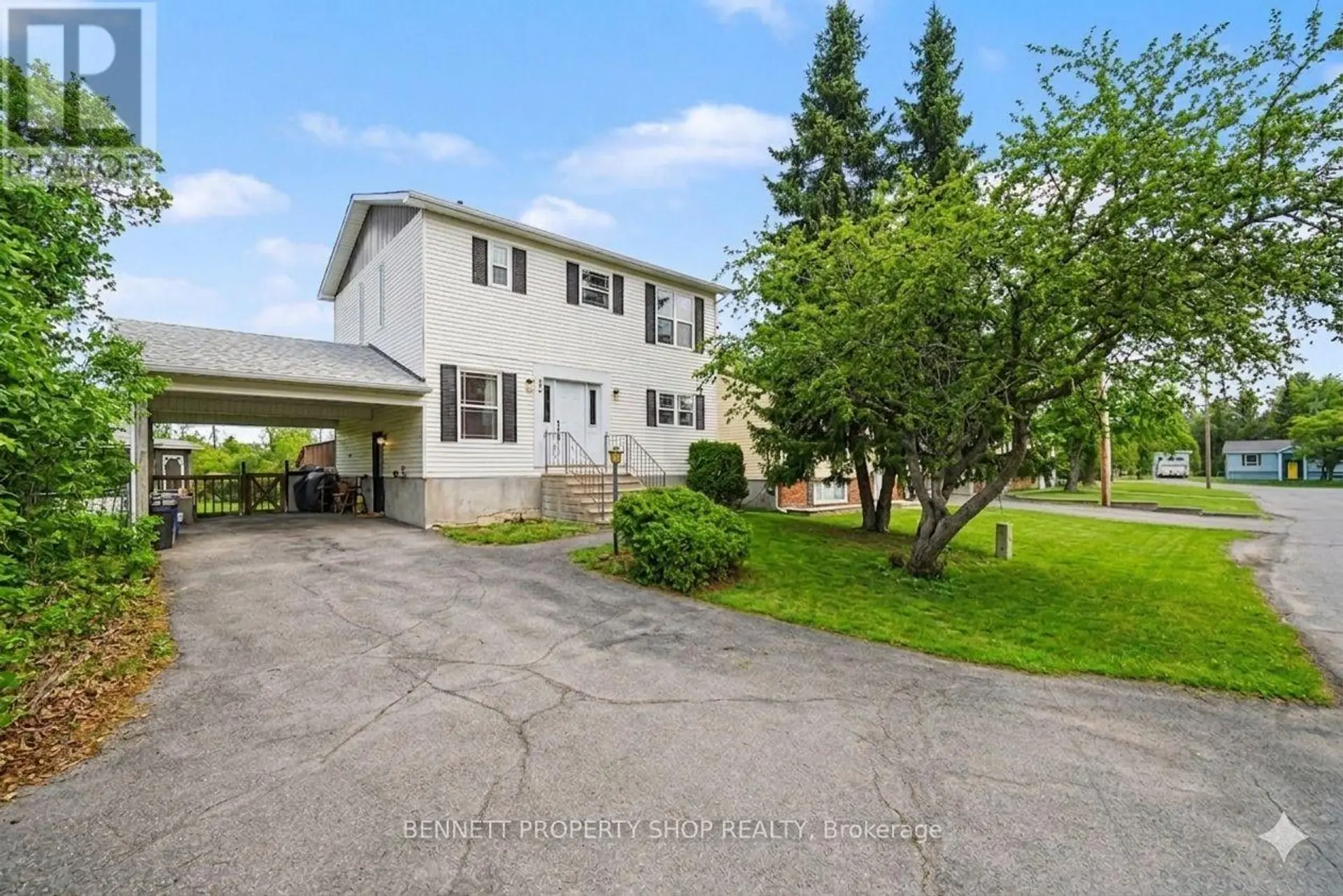 22 POOLE CREEK CRESCENT - Image 1